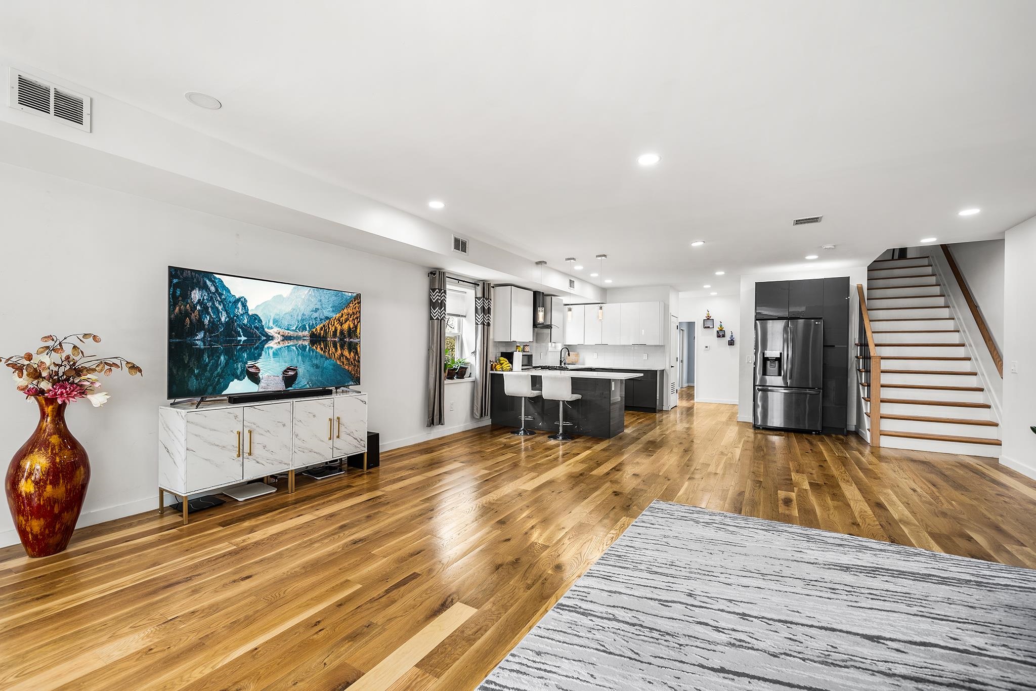 283 TERRACE AVE - Photo 5