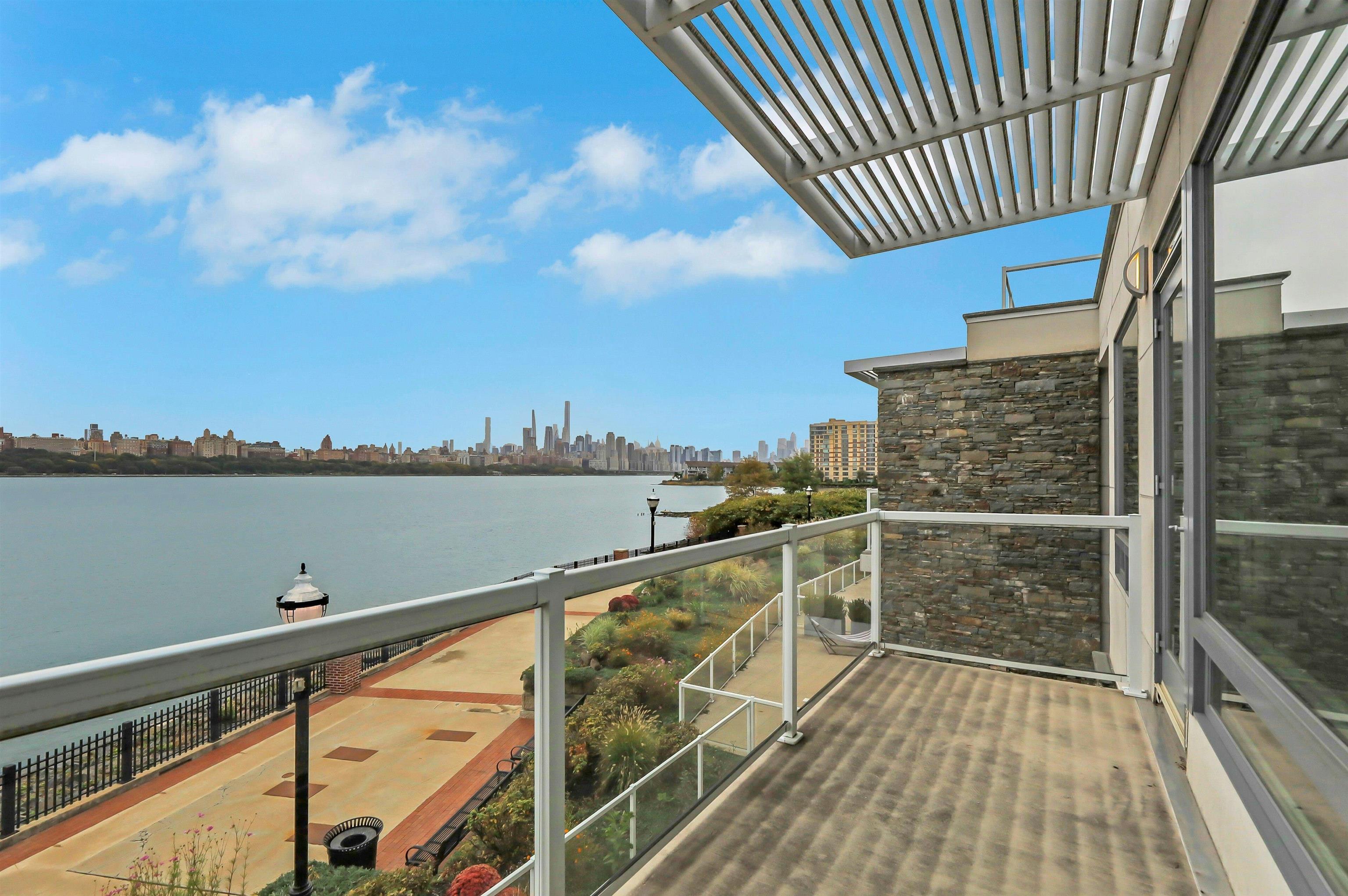 3 SOMERSET LANE #109