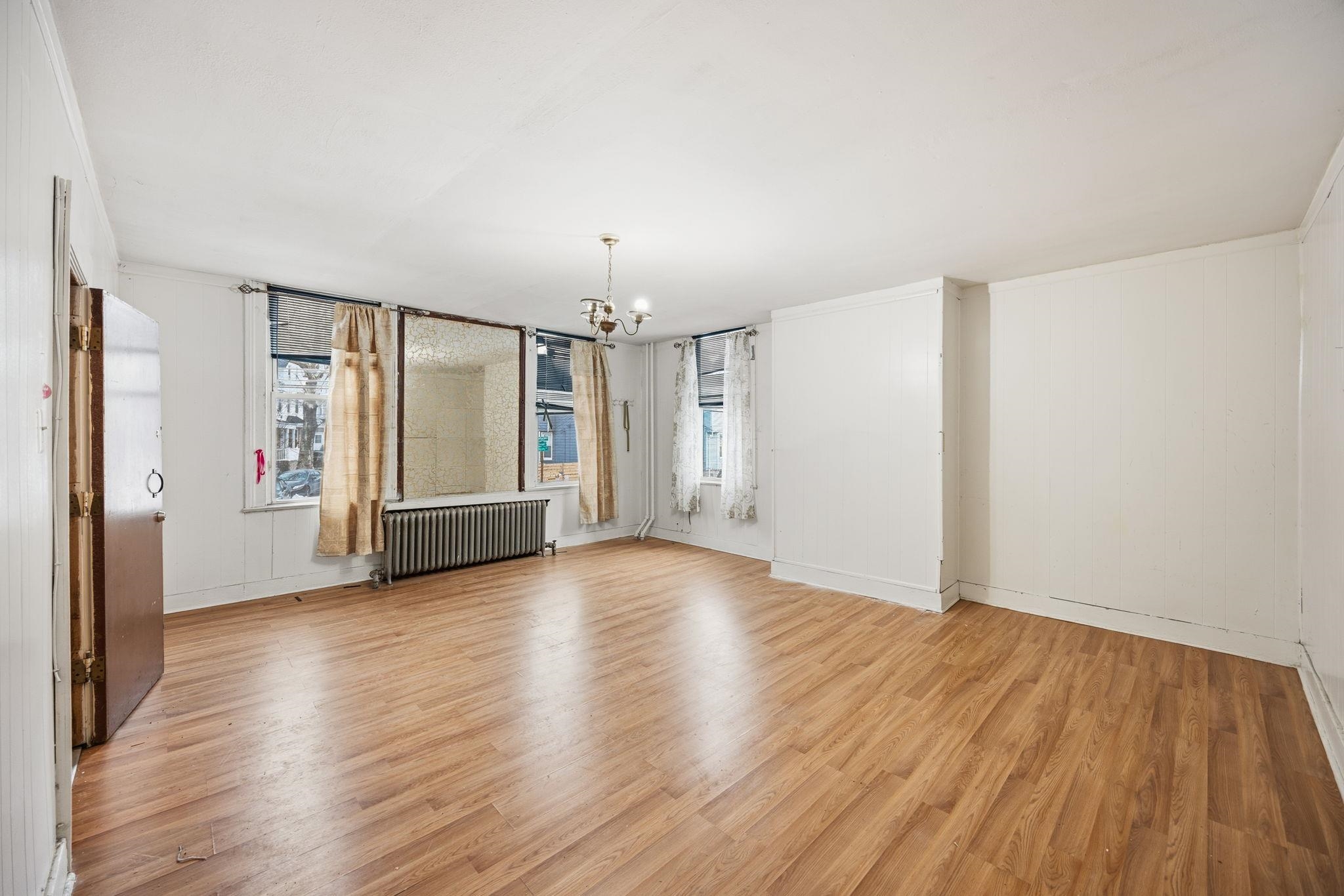 41-43 STORMS AVE - Photo 2