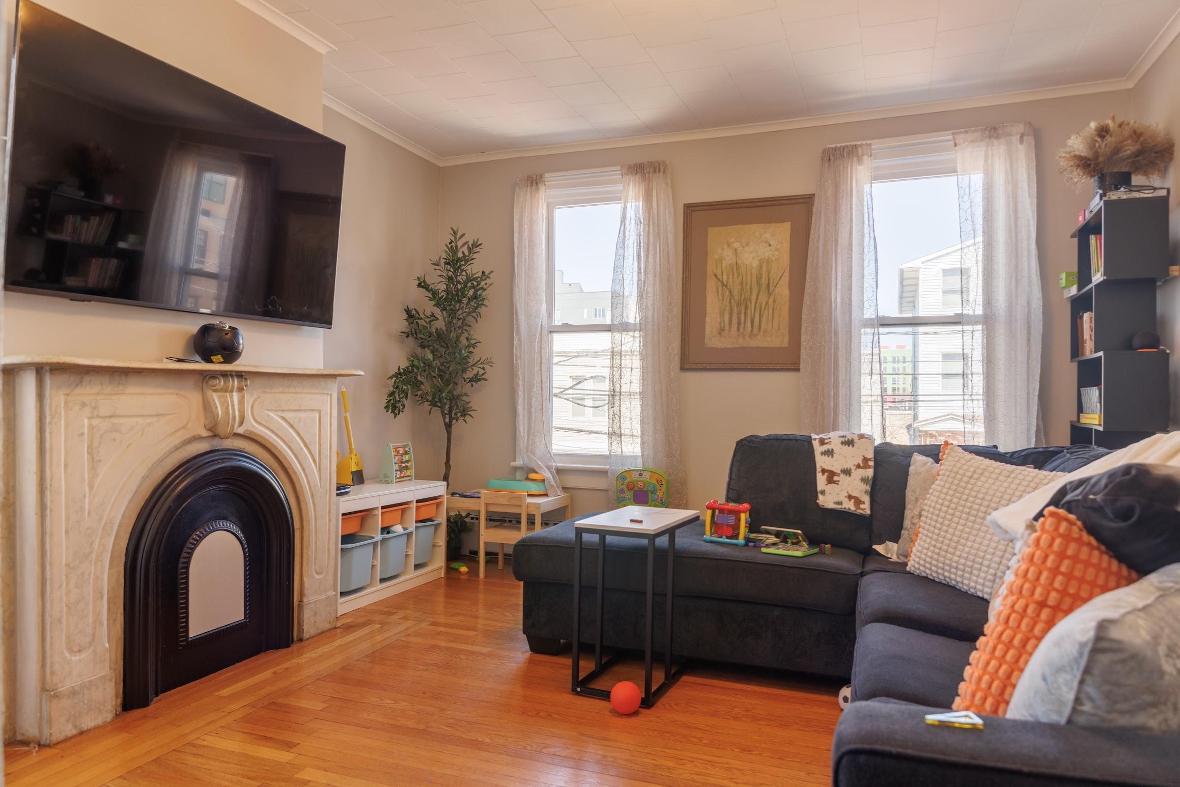 207-211 CULVER AVE - Photo 2