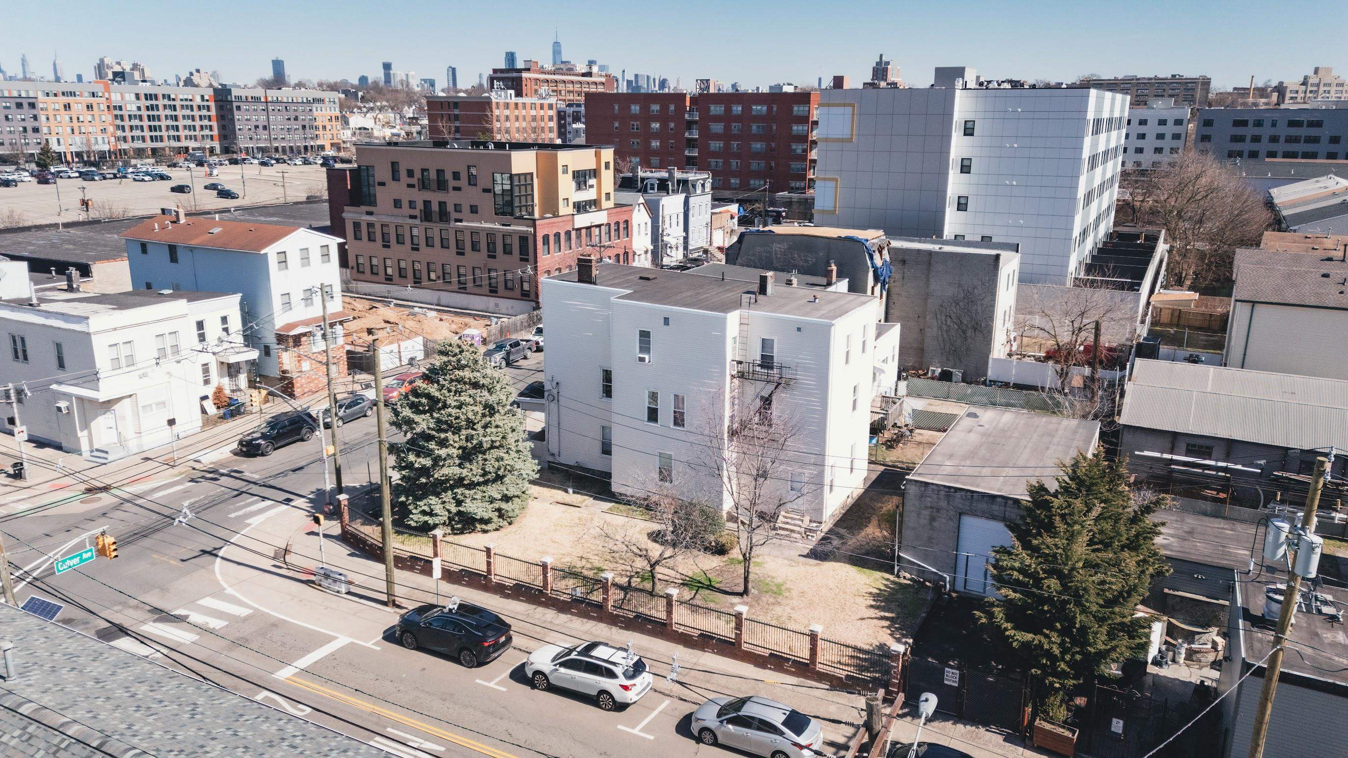 207-211 CULVER AVE - Photo 4