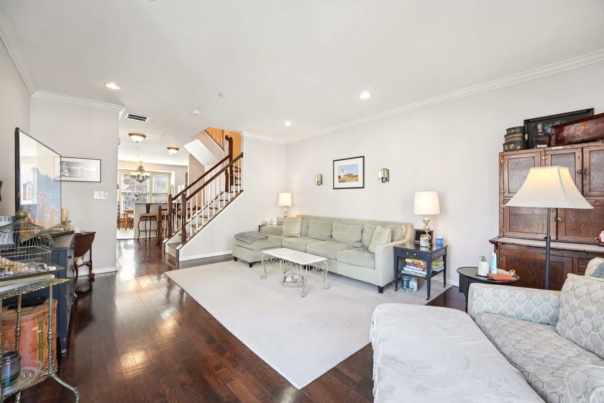 428 NEWBURGH CT - Photo 4