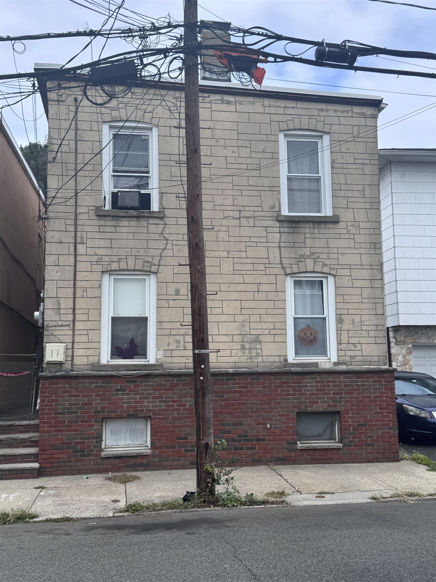 17 GREEN CT - Photo 1