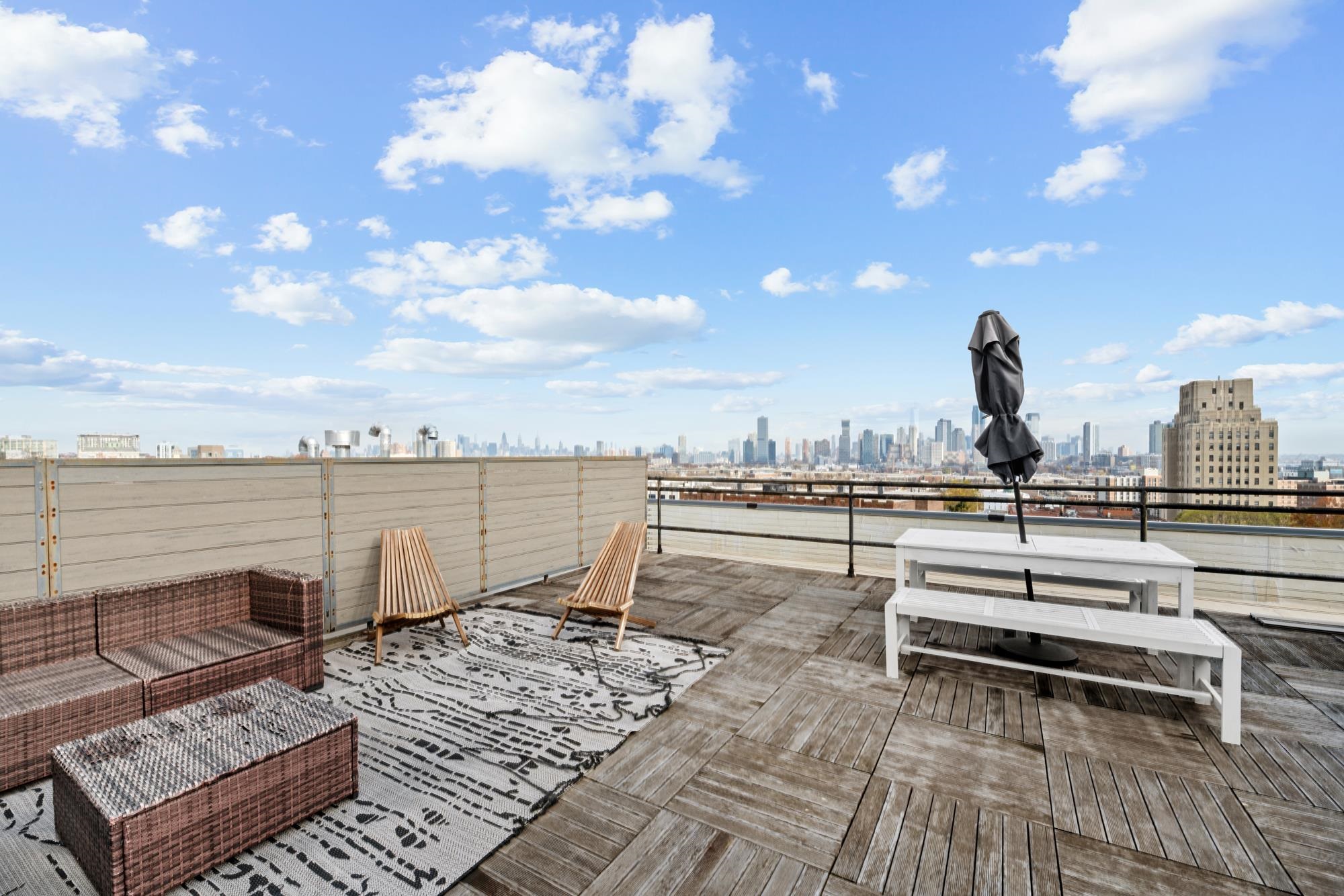 650 MONTGOMERY ST #505