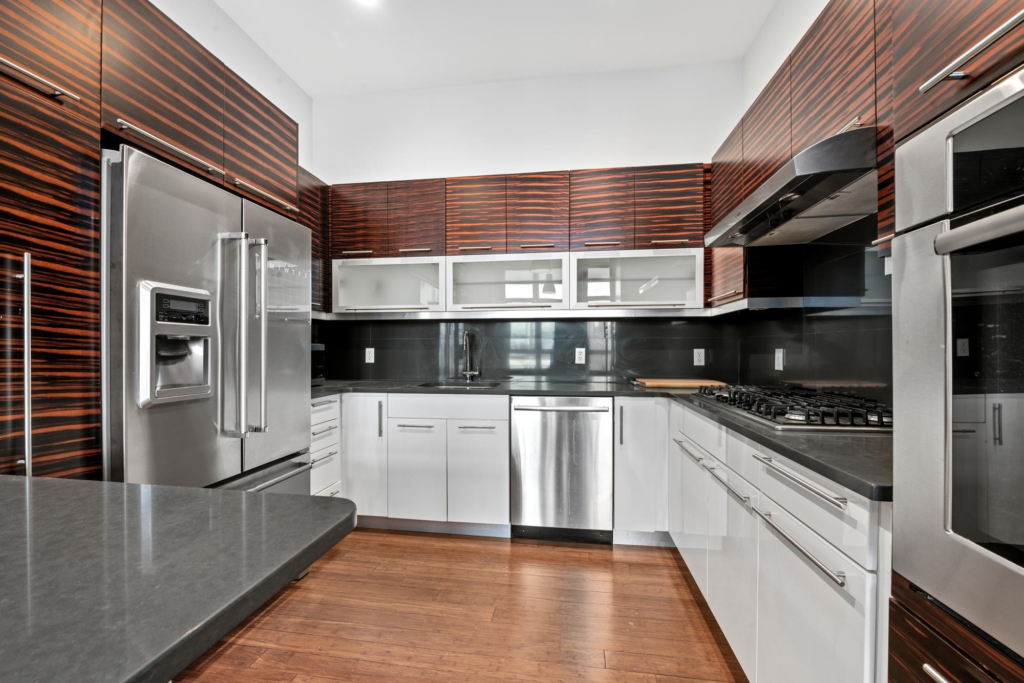 650 MONTGOMERY ST #505