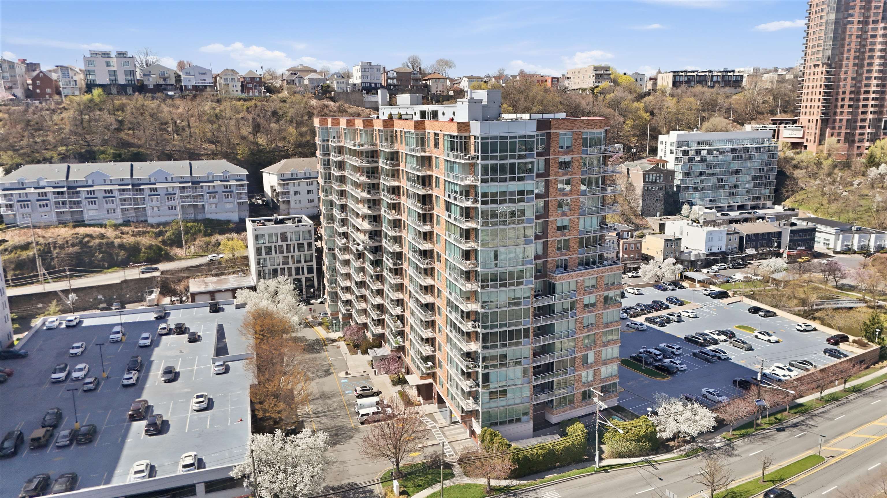 1008 HUDSON PARK - Photo 3
