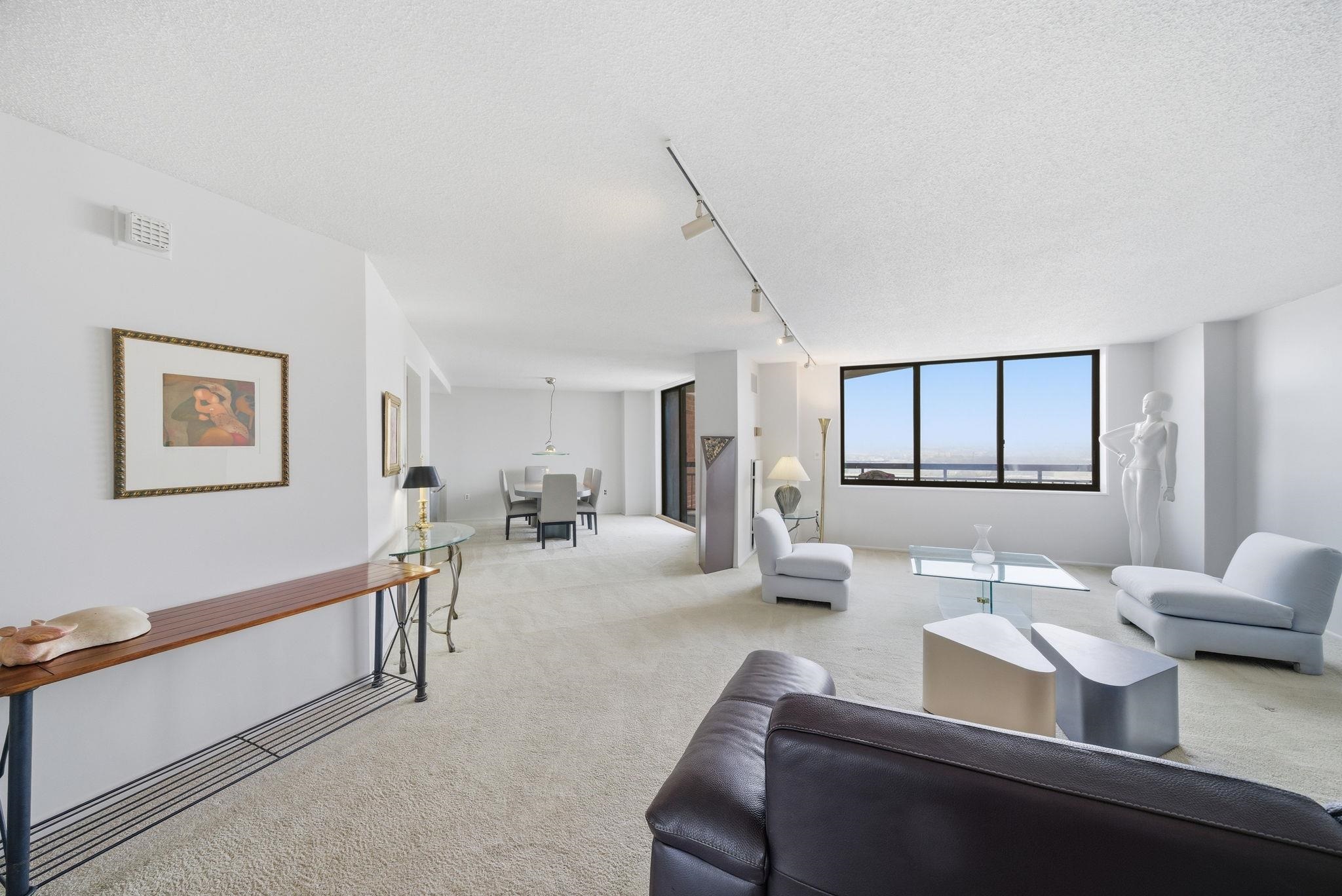 2103 HARMON COVE TOWER - Photo 3
