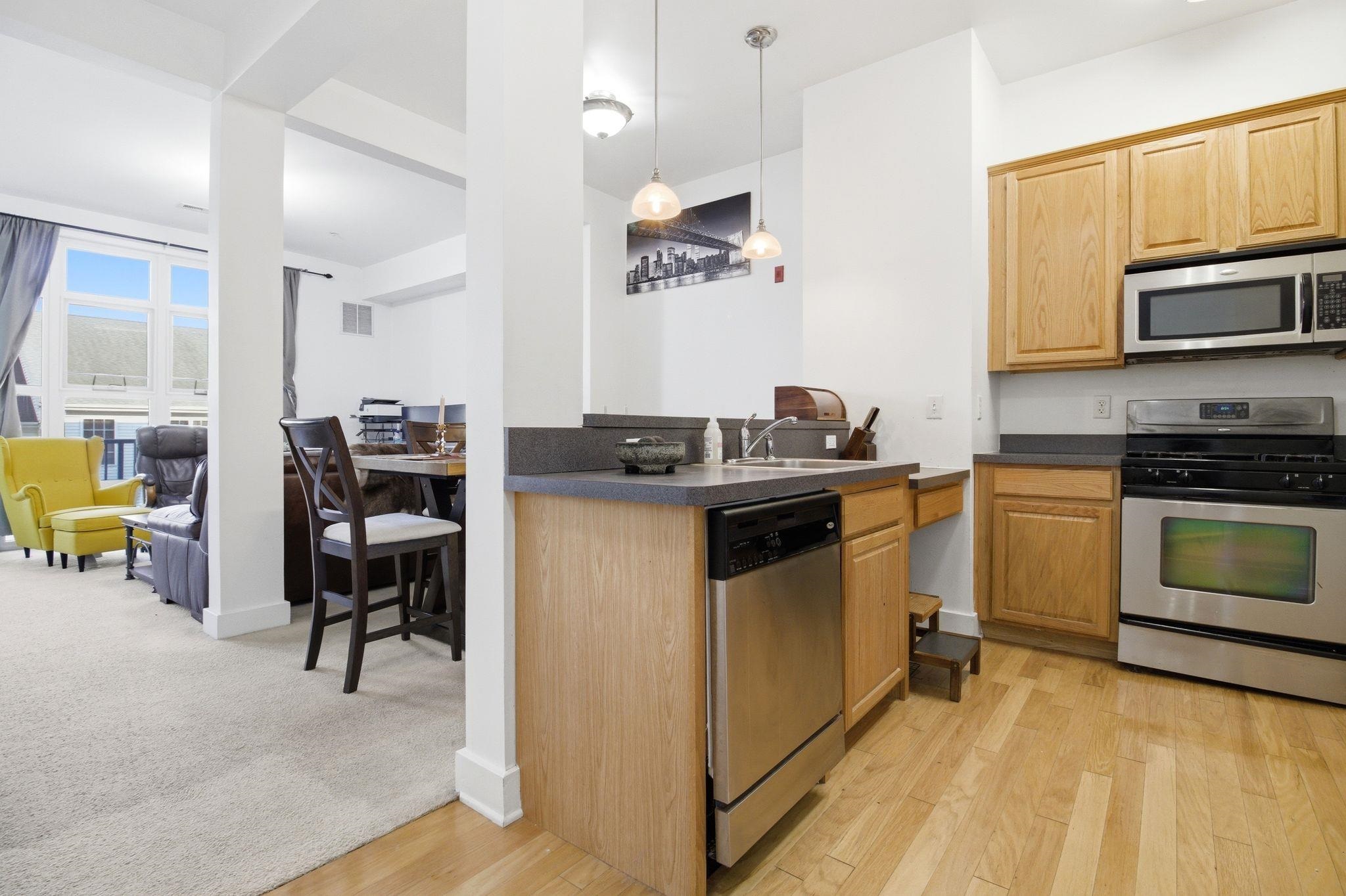 3 GREENWICH DR - Photo 1