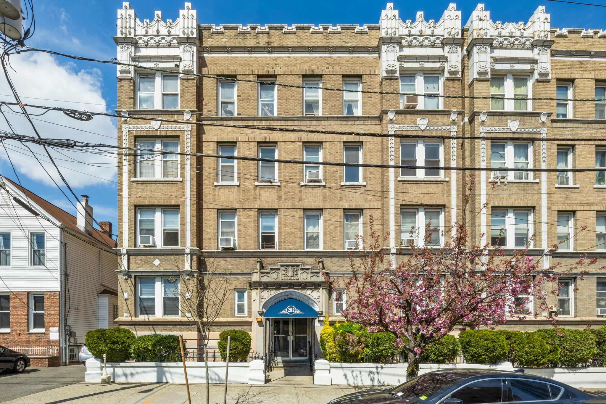282 MAGNOLIA AVE #9