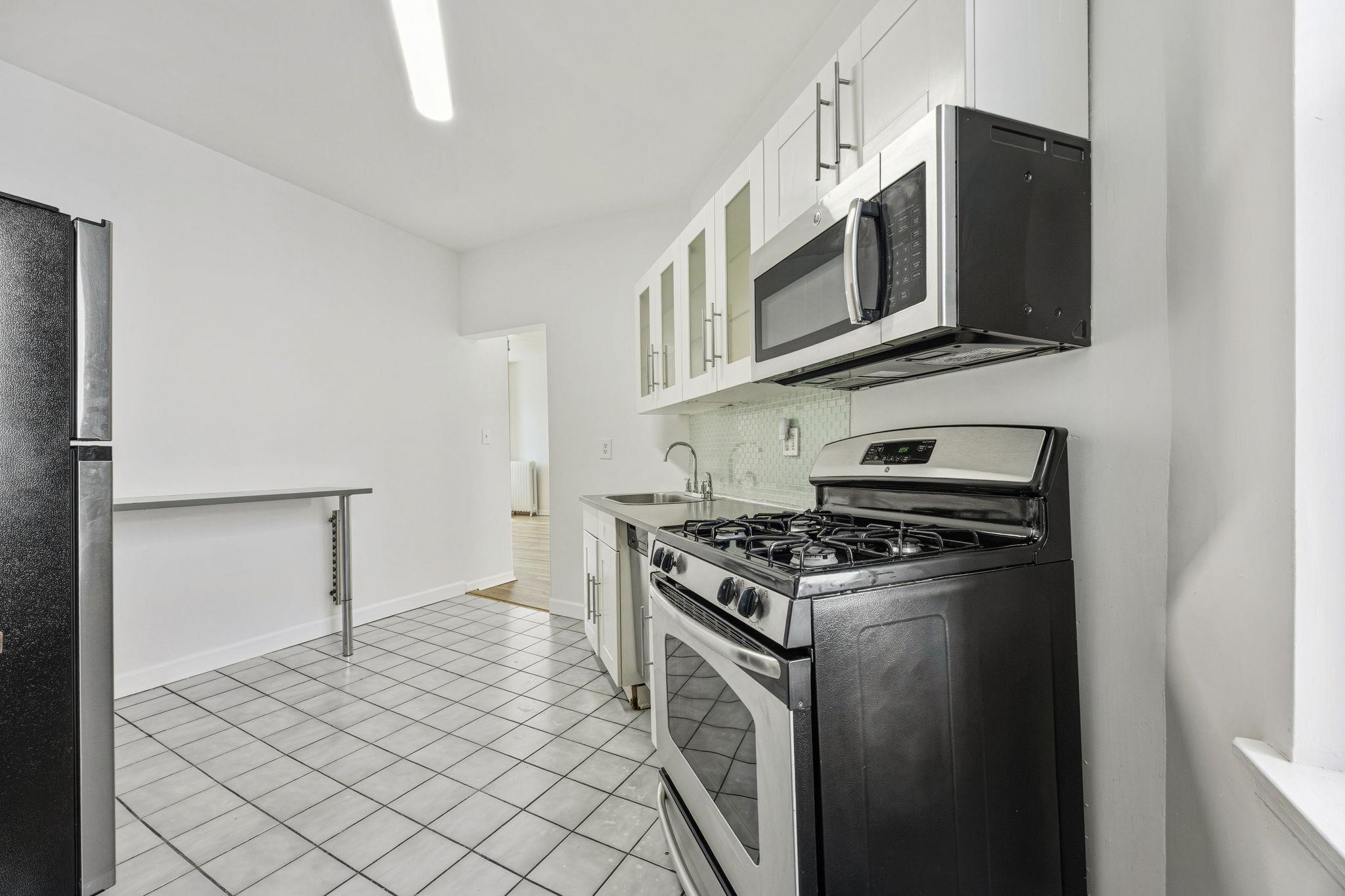 282 MAGNOLIA AVE #9