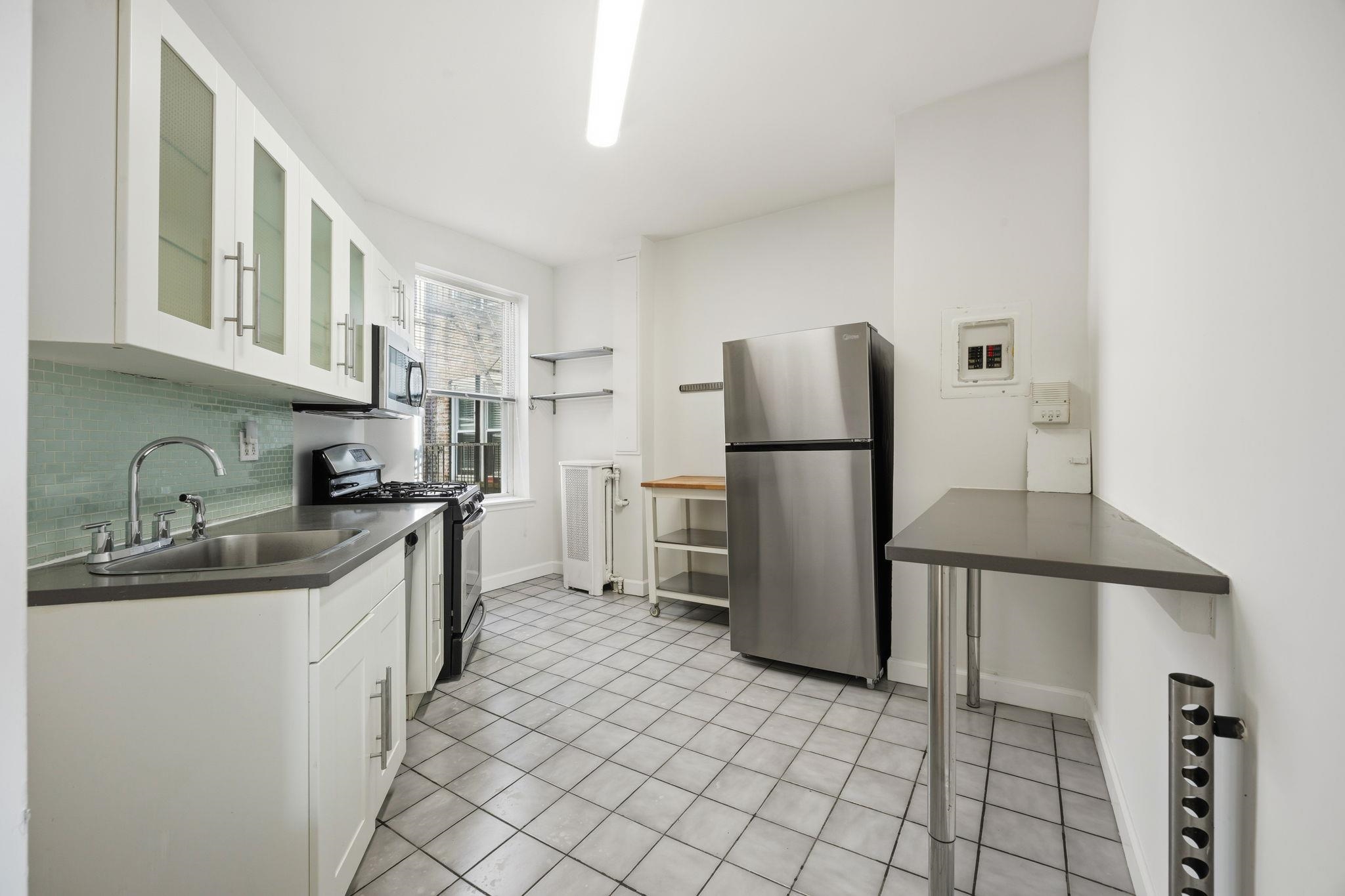 282 MAGNOLIA AVE #9