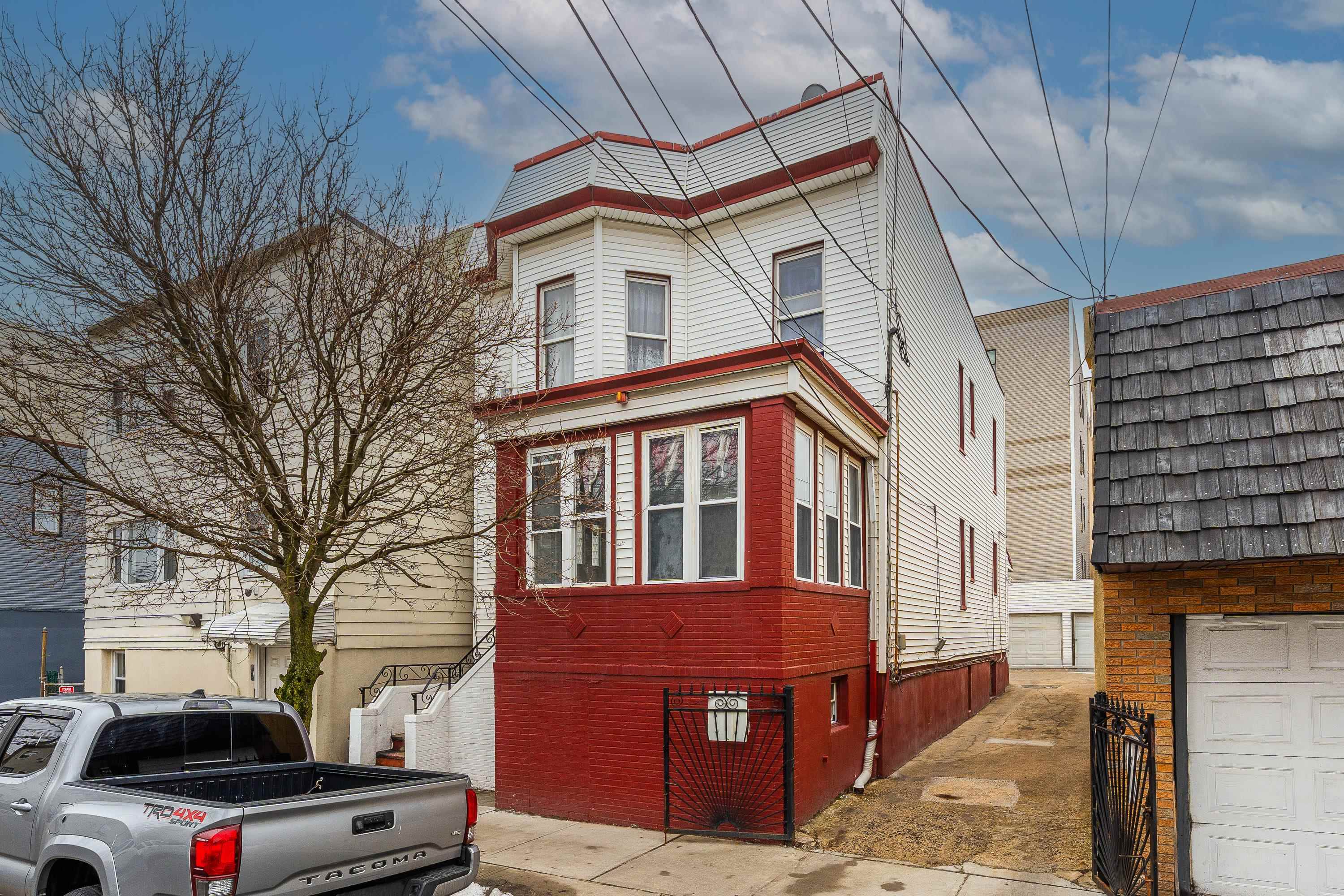 413 51ST ST - Photo 2