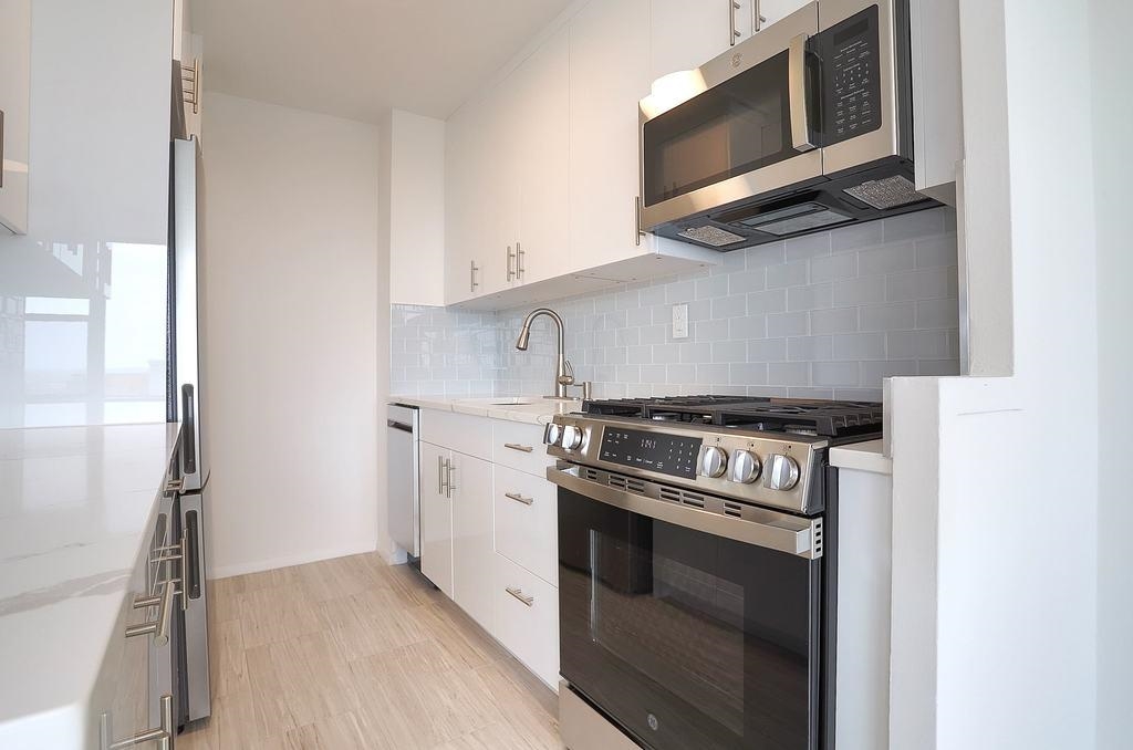 500 CENTRAL AVE - Photo 2