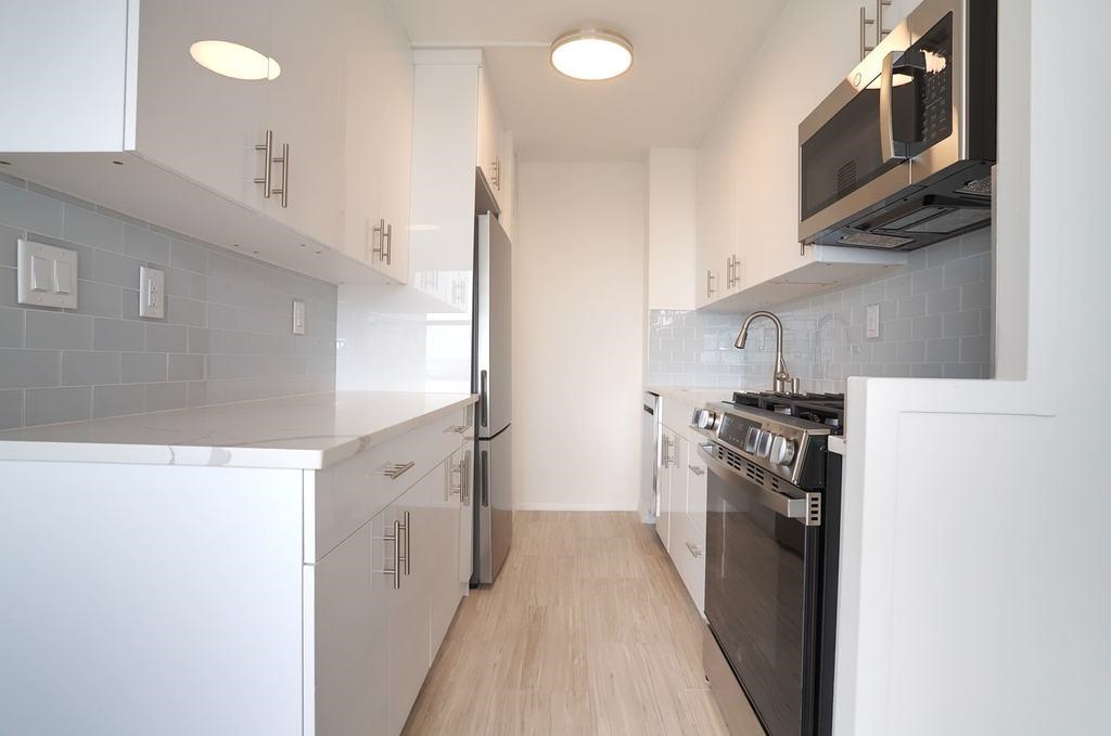 500 CENTRAL AVE - Photo 3