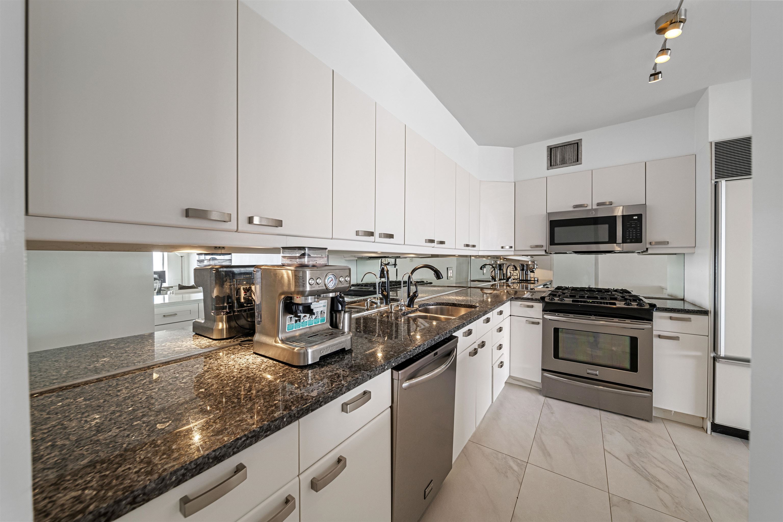 6 HORIZON RD - Photo 3