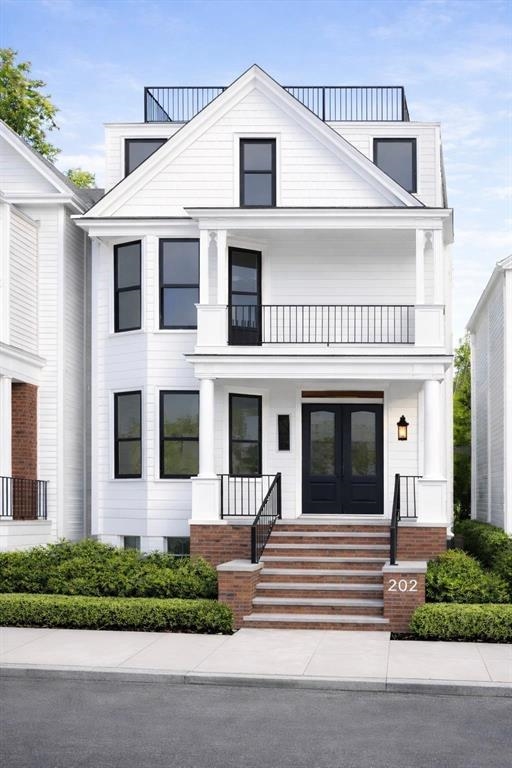 202 FAIRVIEW AVE Unit: 1