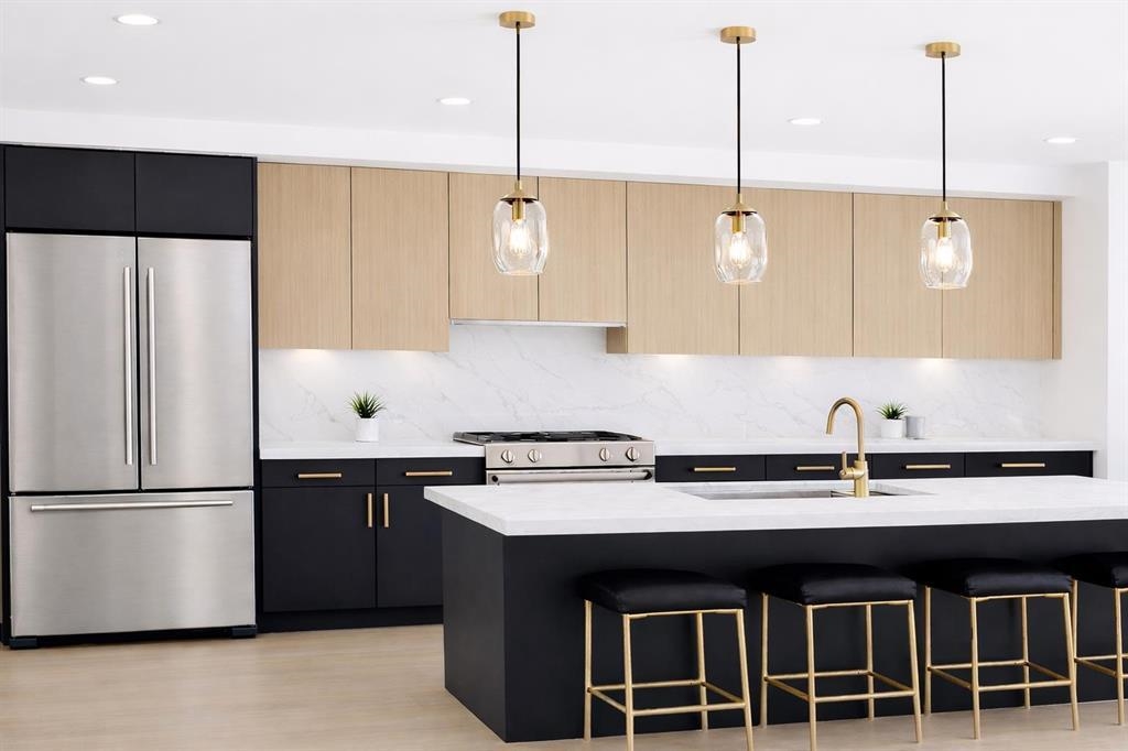 202 FAIRVIEW AVE Unit: 3