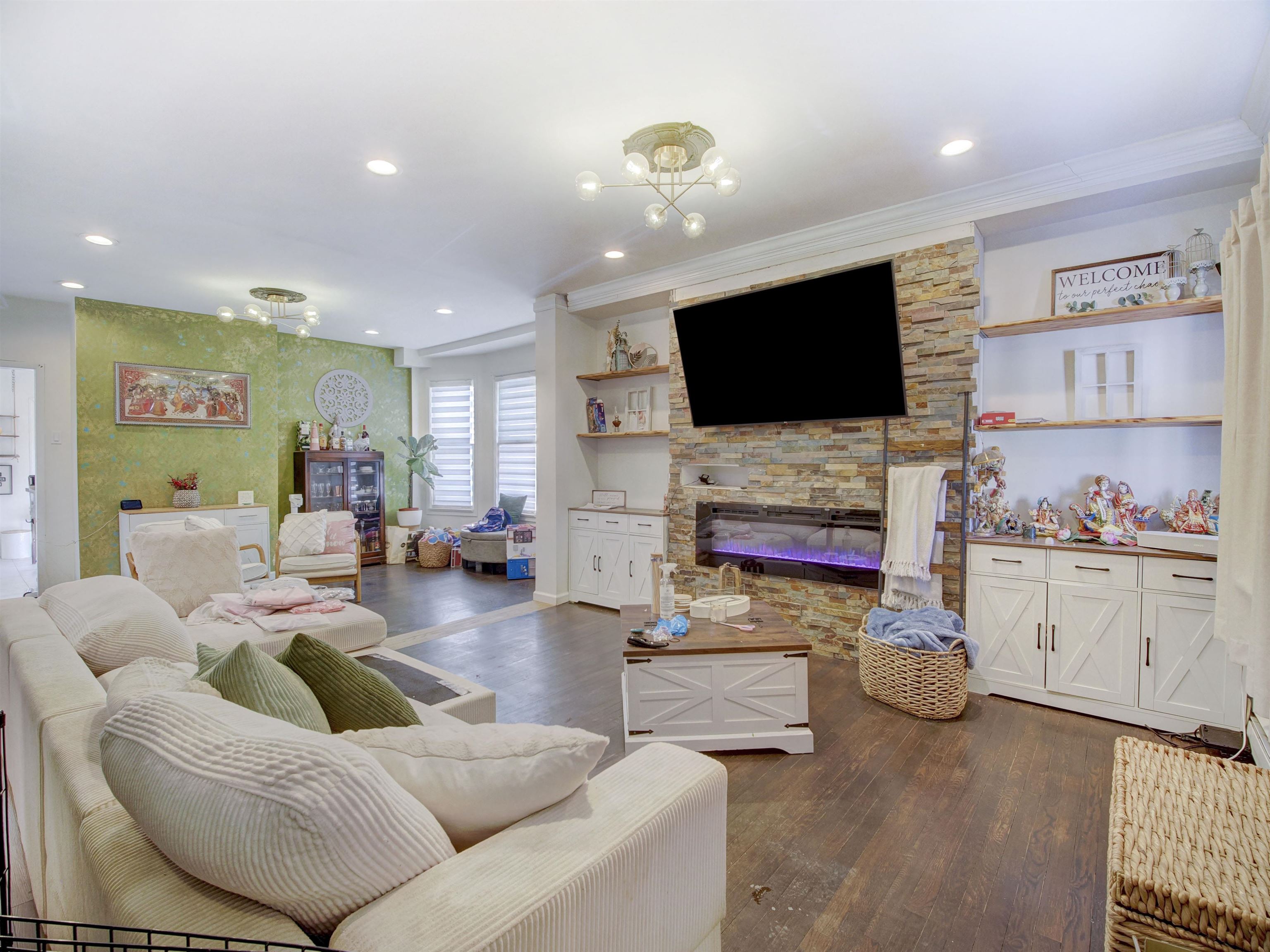 26 EAST 49TH ST - Photo 2