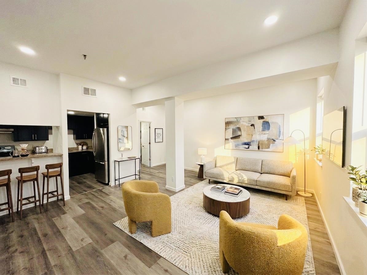 227 CHRISTOPHER COLUMBUS DR #202B