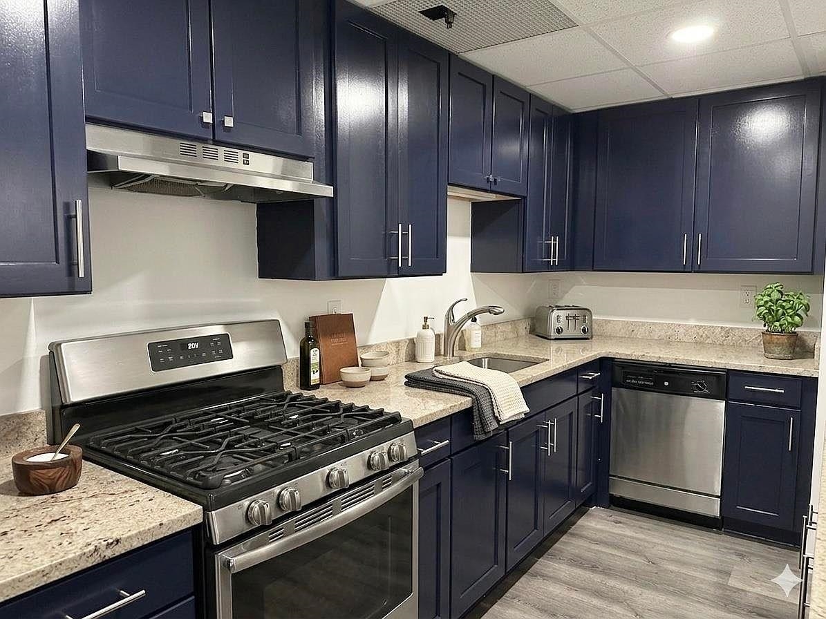 227 CHRISTOPHER COLUMBUS DR #202B