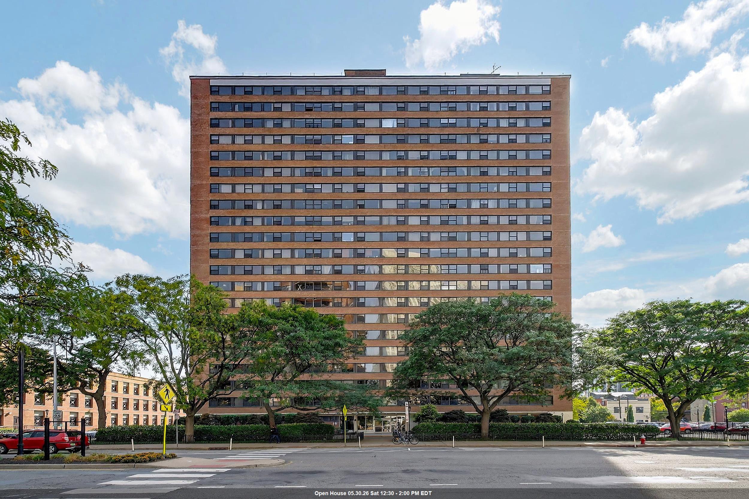 135 MONTGOMERY ST - Photo 1