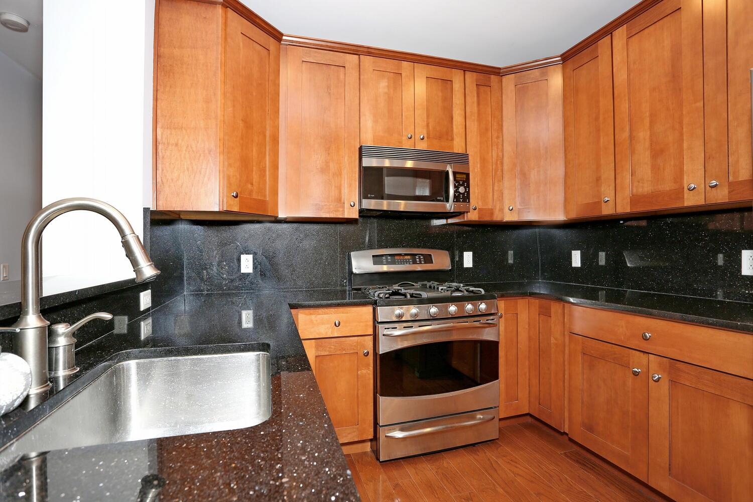 7400 RIVER RD - Photo 4