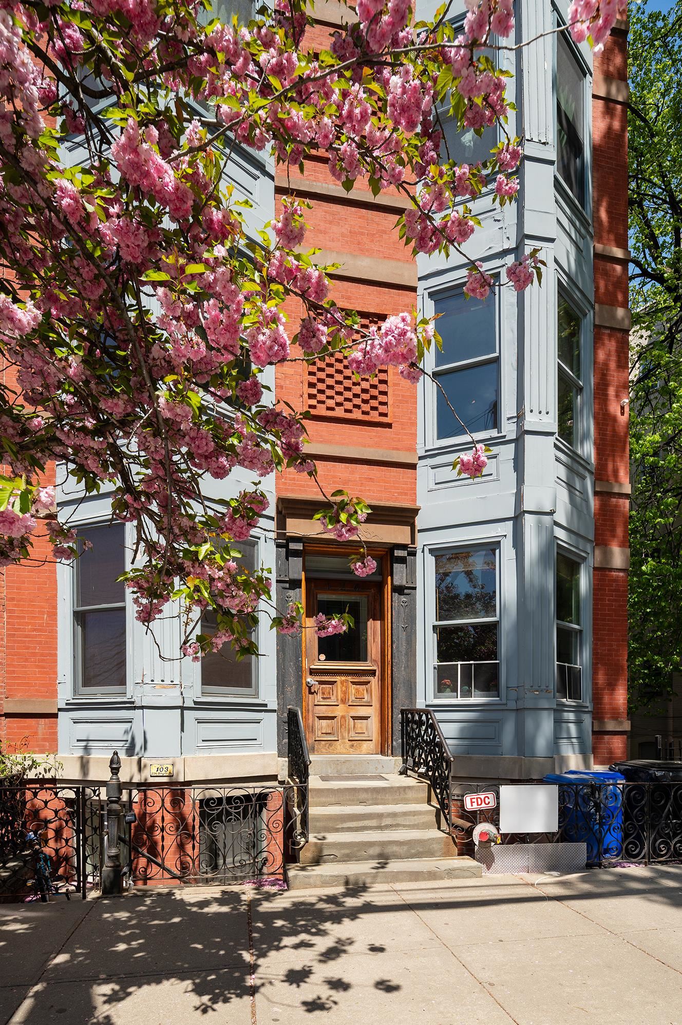 126 BRIGHT ST #201