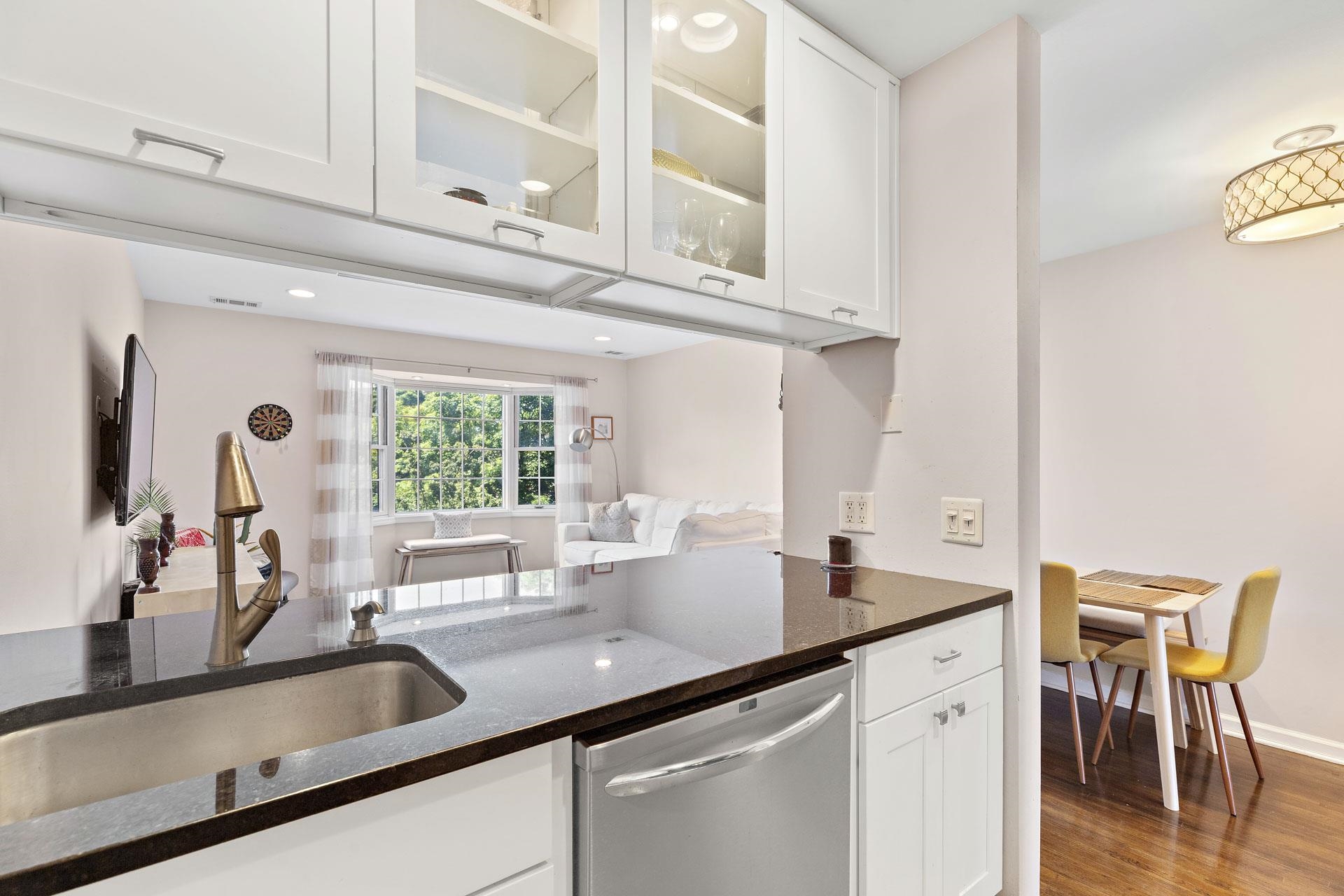 456 9TH ST - Photo 4