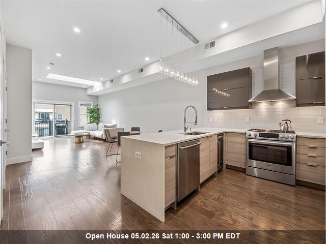 618 MADISON ST Unit: 4