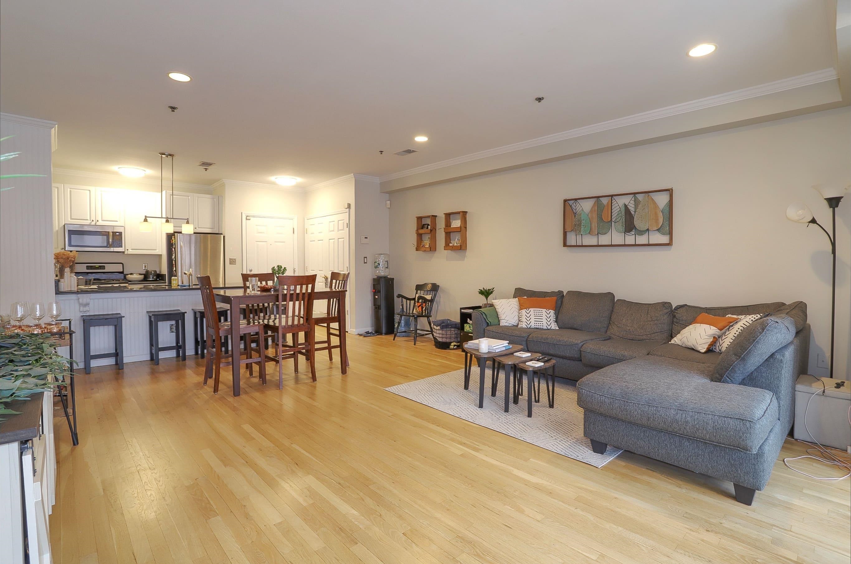 901 MADISON ST Unit: 2B