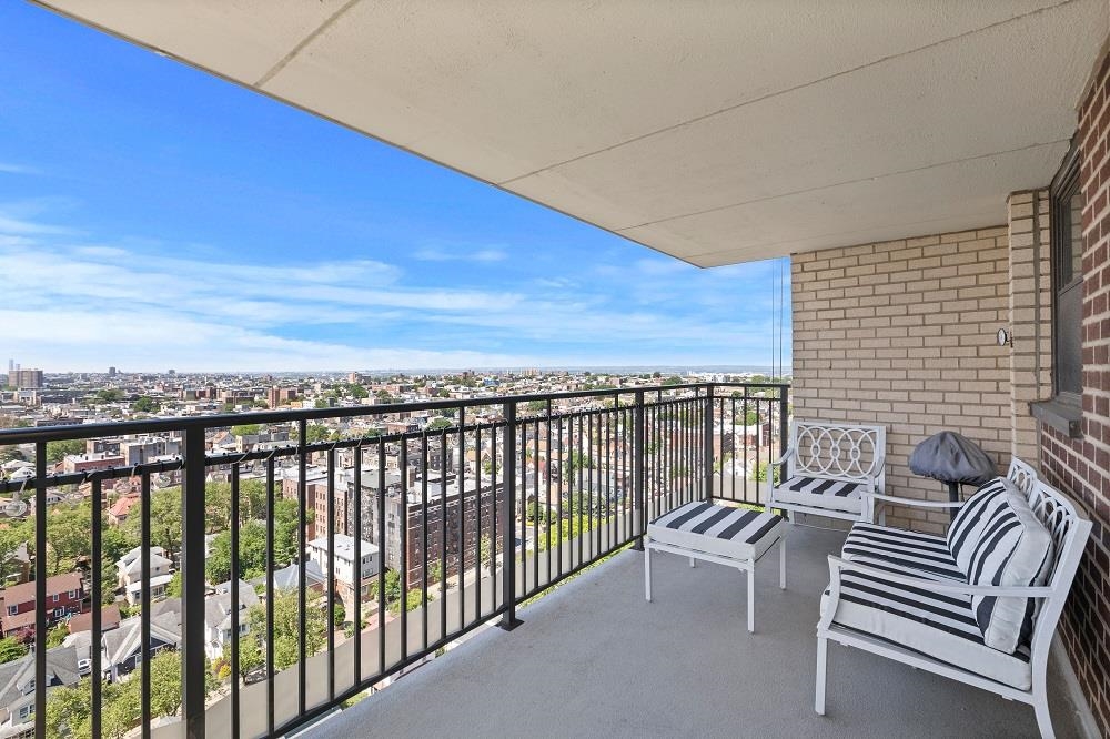 7855 BLVD EAST - Photo 3