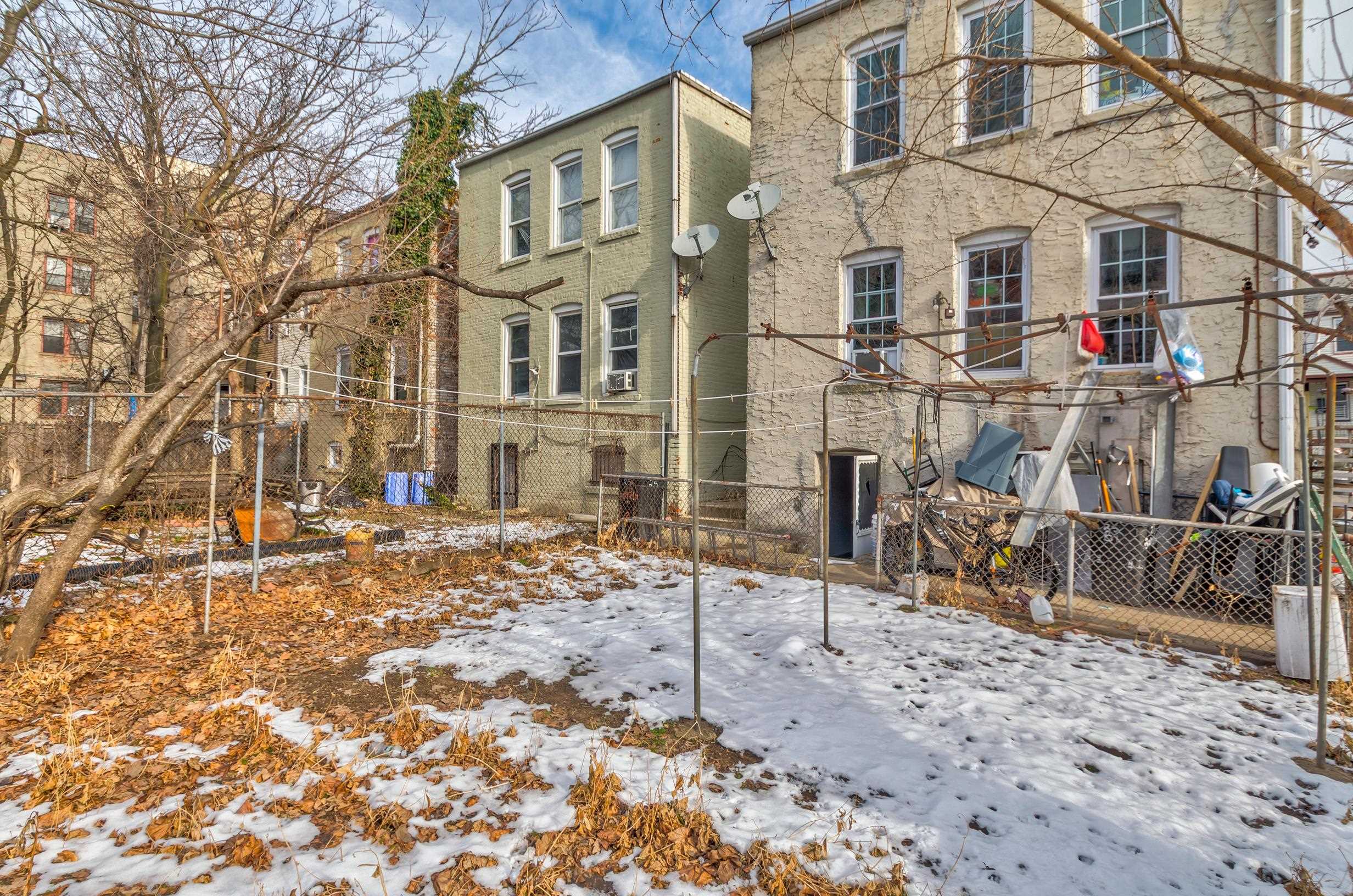 25 BARTHOLDI AVE
