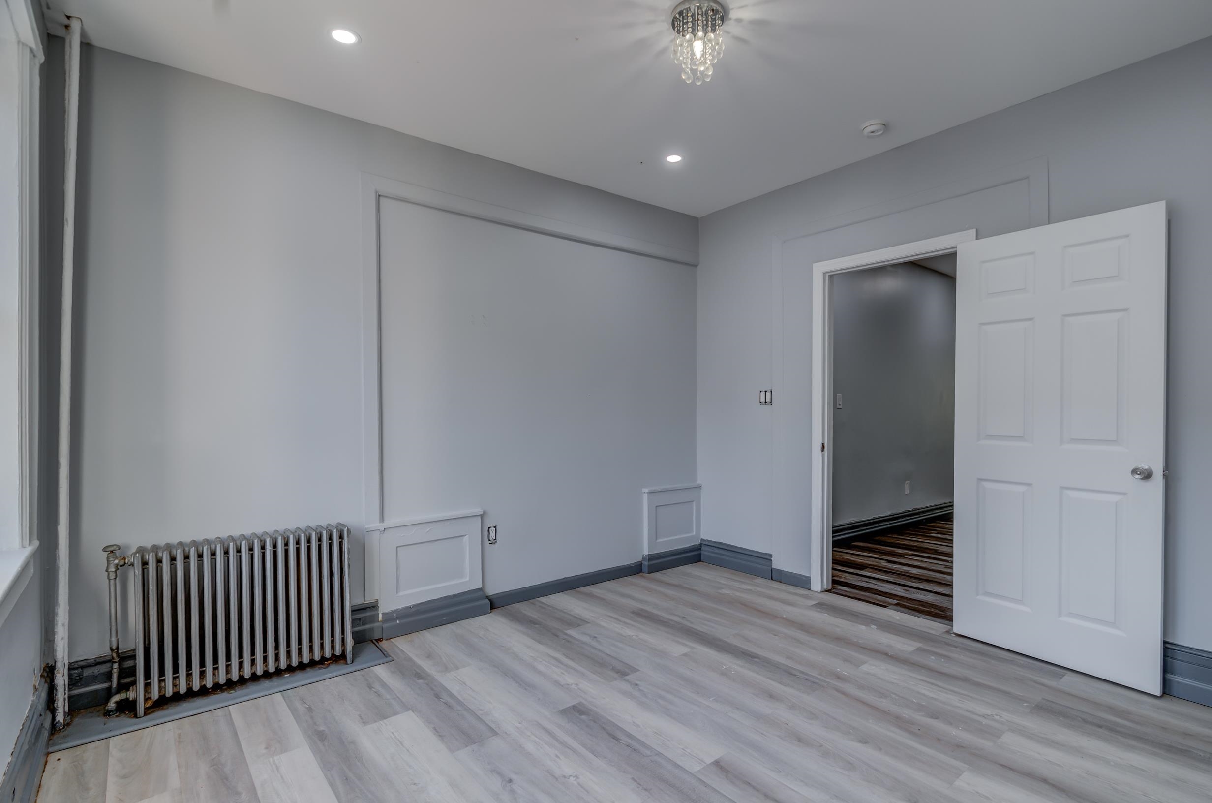 25 BARTHOLDI AVE