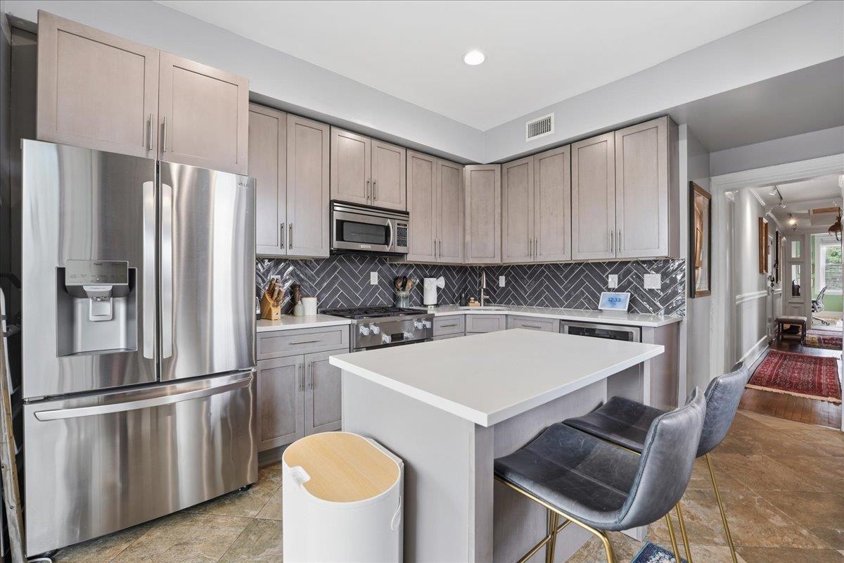 270 PALISADE AVE Unit: 2