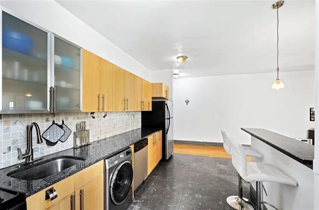 260 HARRISON AVE #505