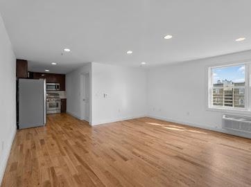 315 7TH ST - Photo 3