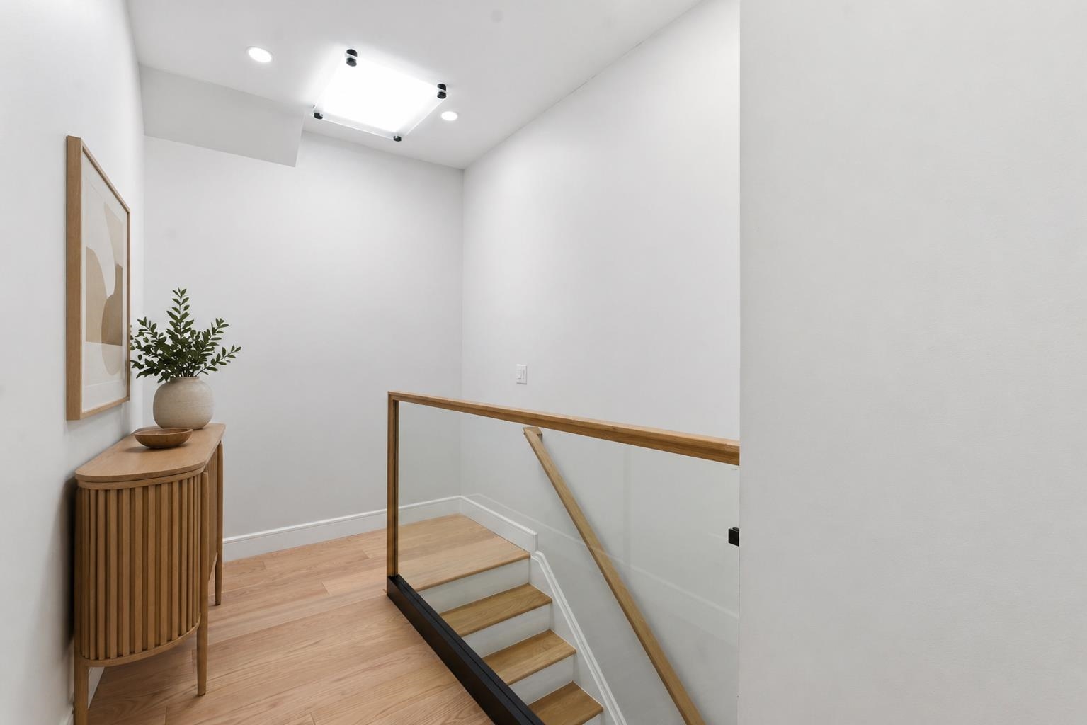127 VAN HORNE ST #Unit 4