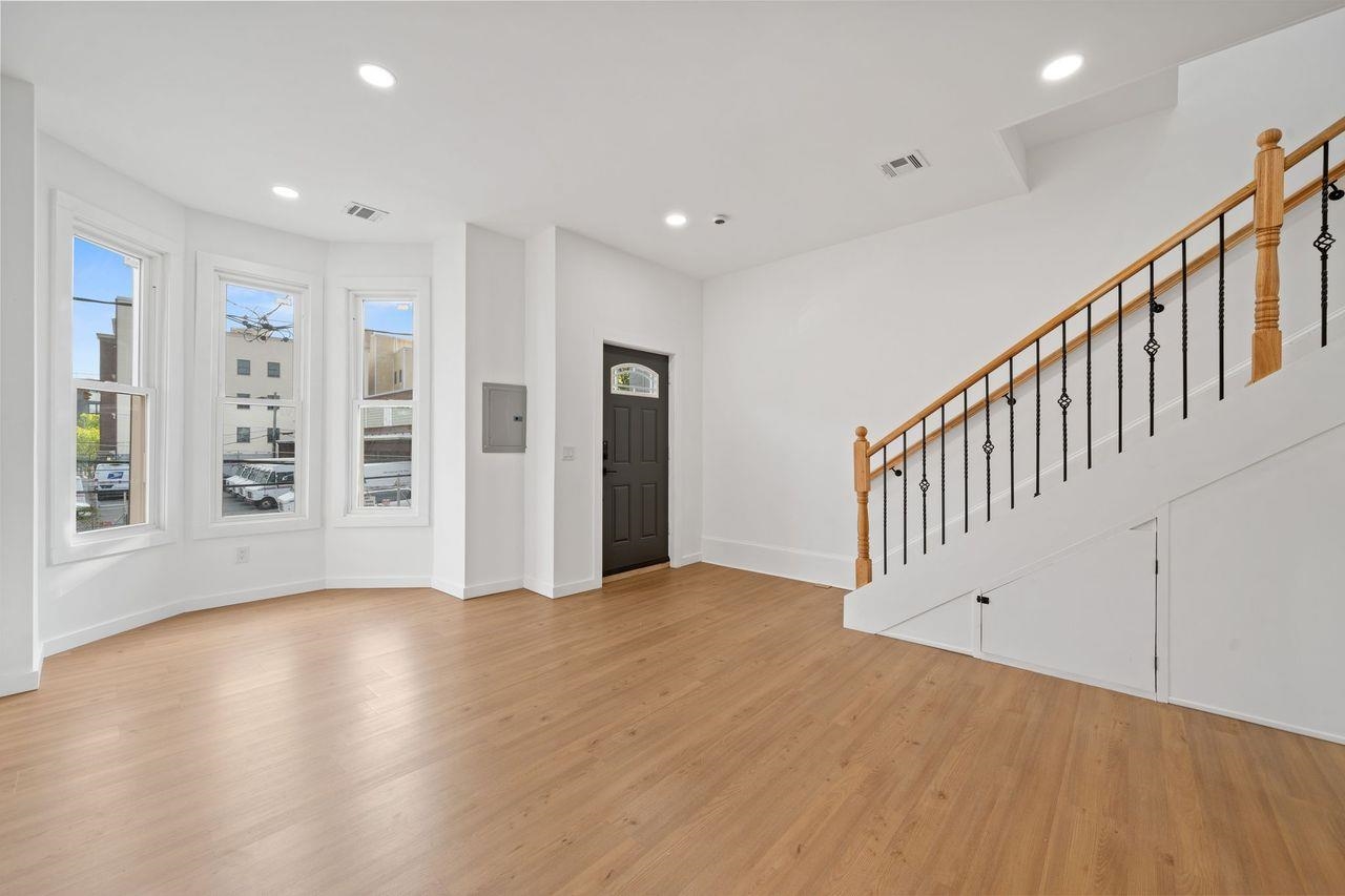 122.5 HARRISON AVE