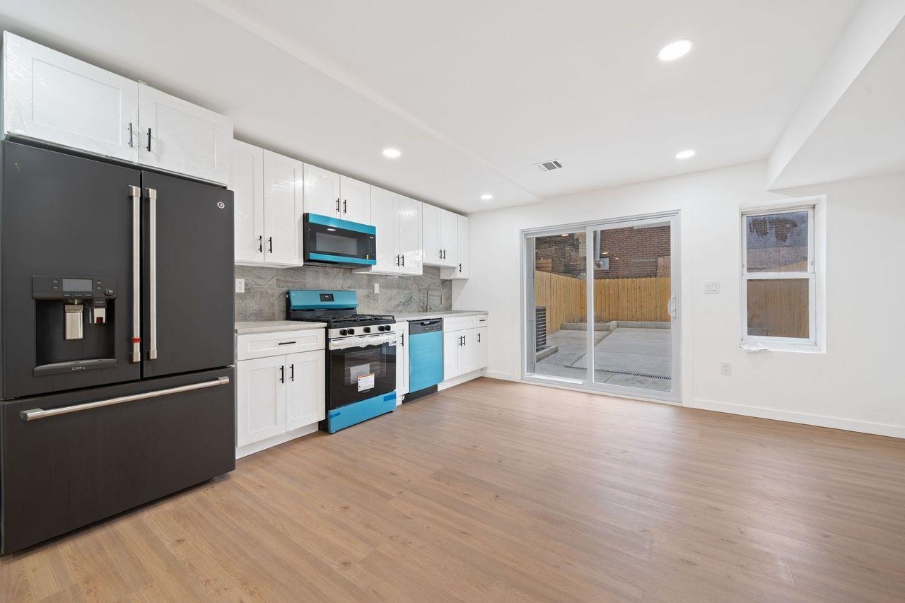 122.5 HARRISON AVE