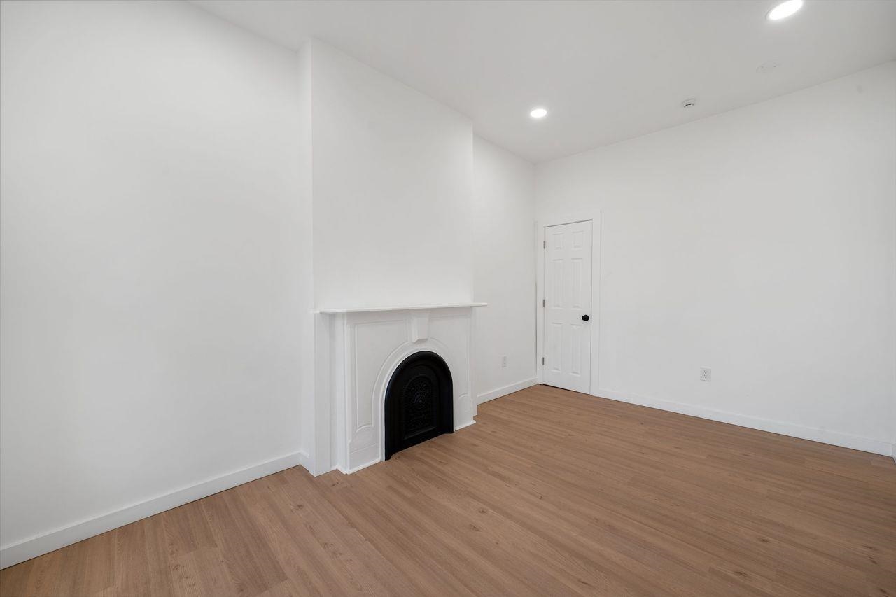 122.5 HARRISON AVE