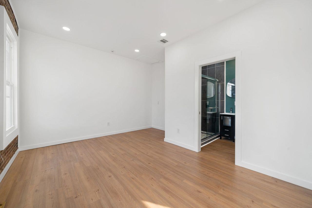 122.5 HARRISON AVE