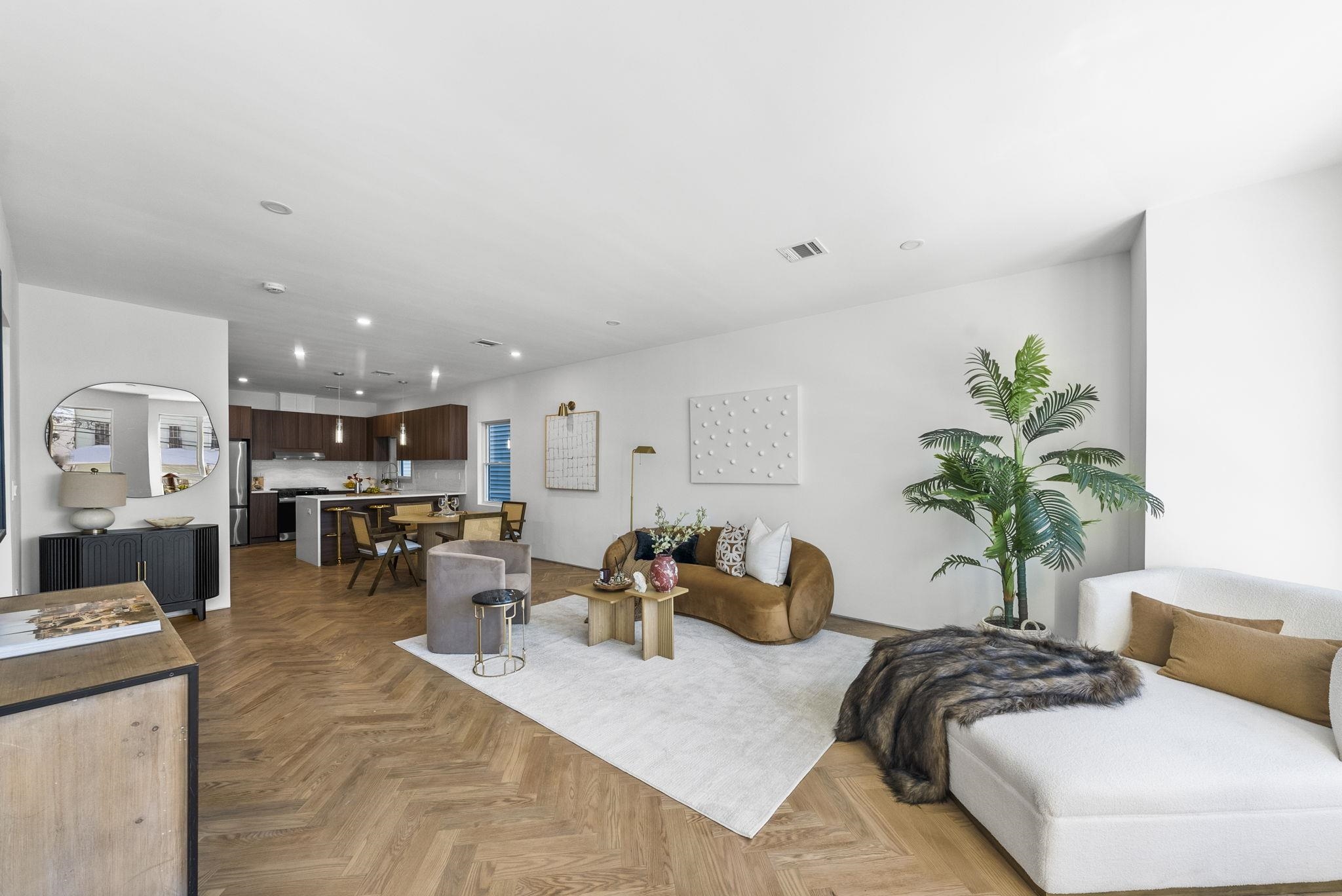 600 BRAMHALL AVE #2