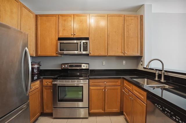 24 AVENUE AT PORT IMPERIAL - Photo 2