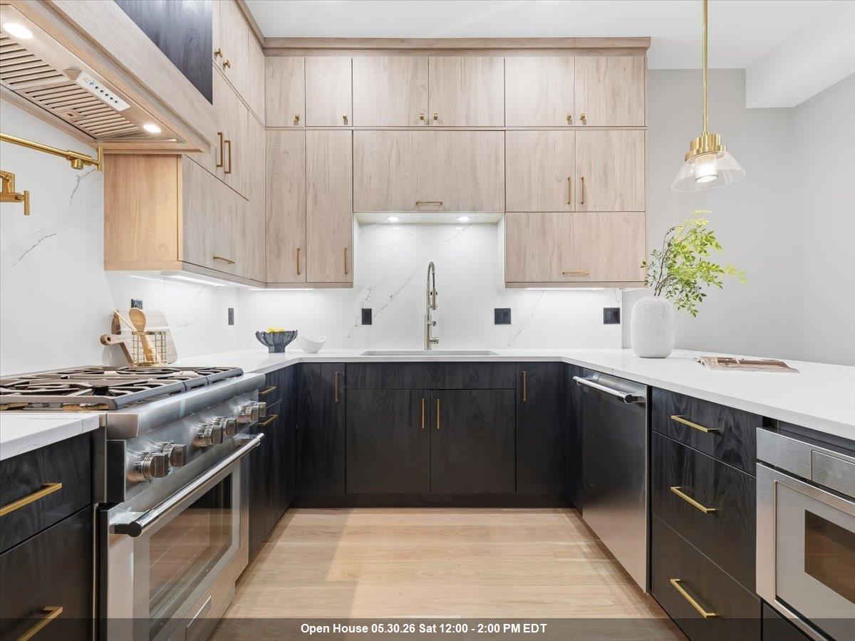 134 HANCOCK AVE - Photo 1
