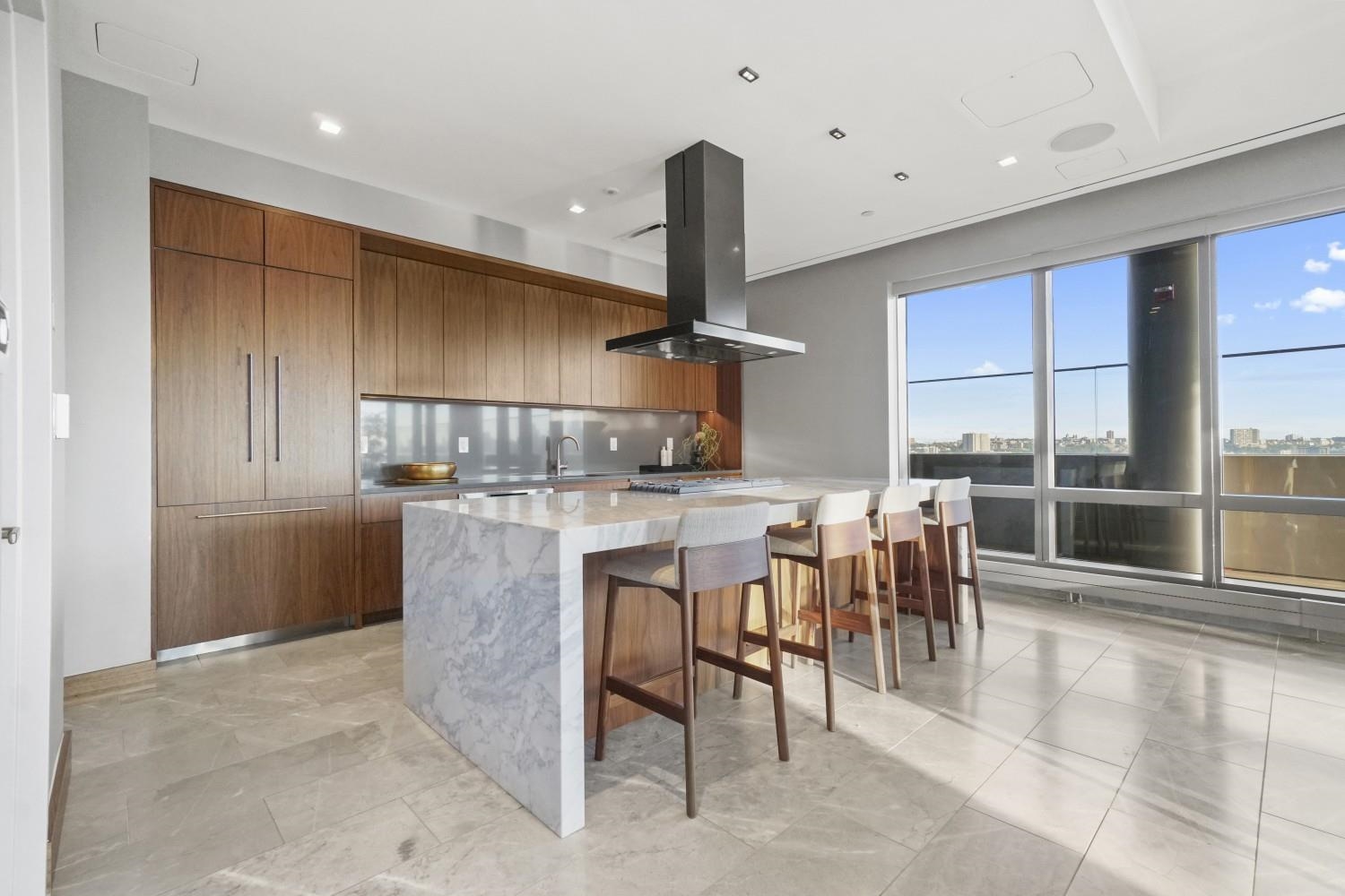 75 PARK LANE SOUTH #1102