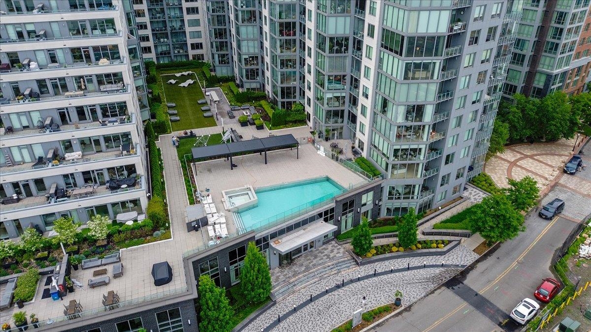 9 AVENUE AT PORT IMPERIAL #823
