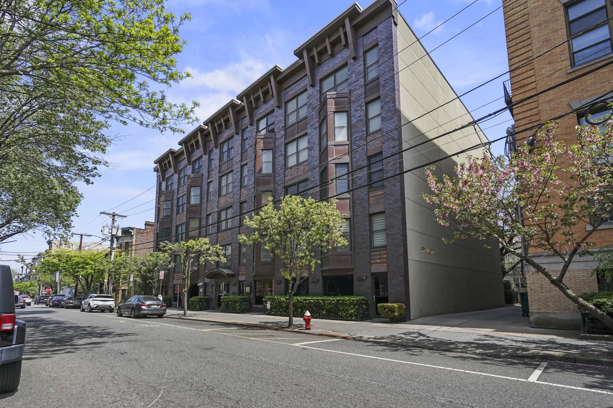 87 JACKSON ST #4B