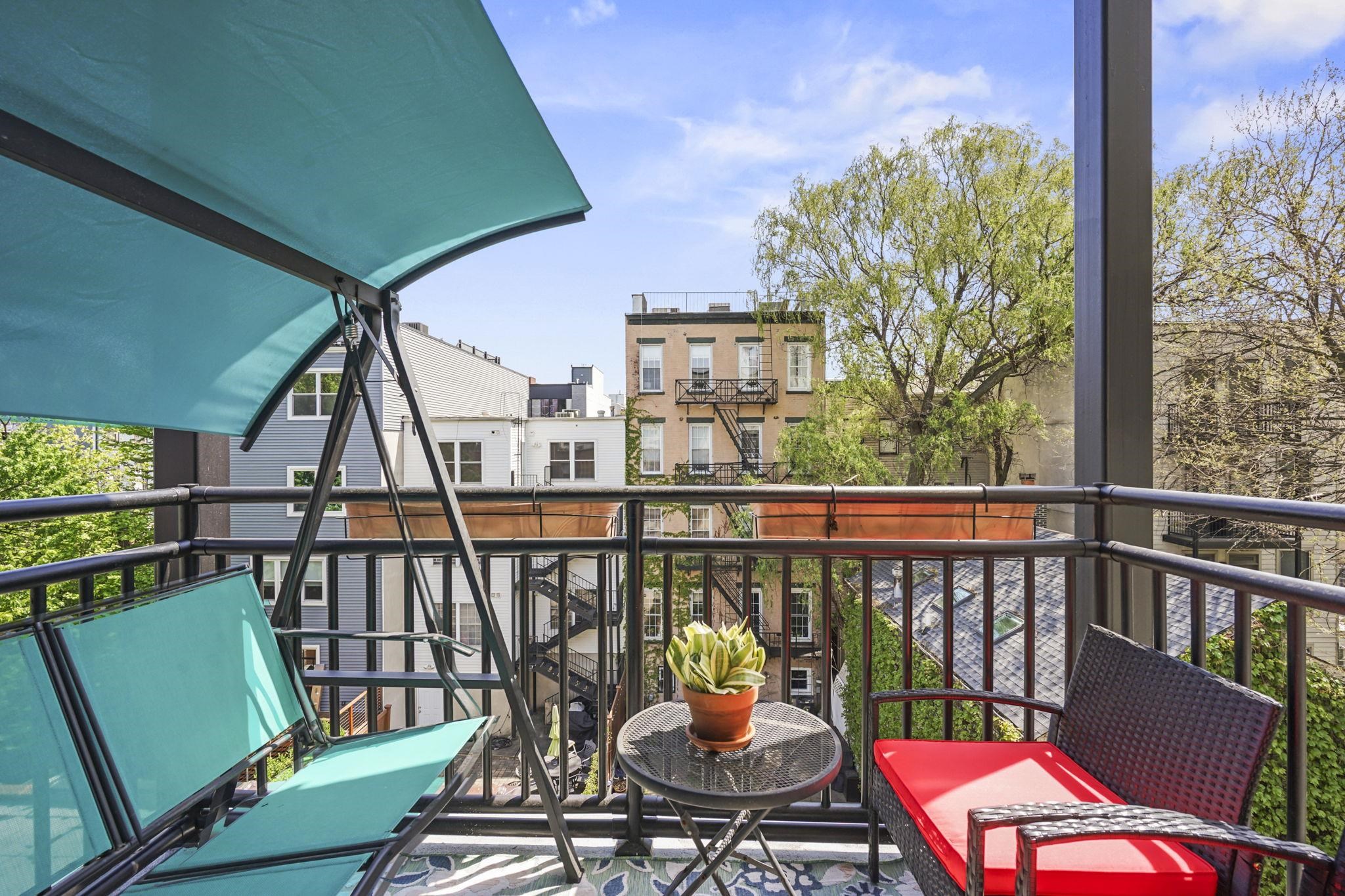 87 JACKSON ST #4B