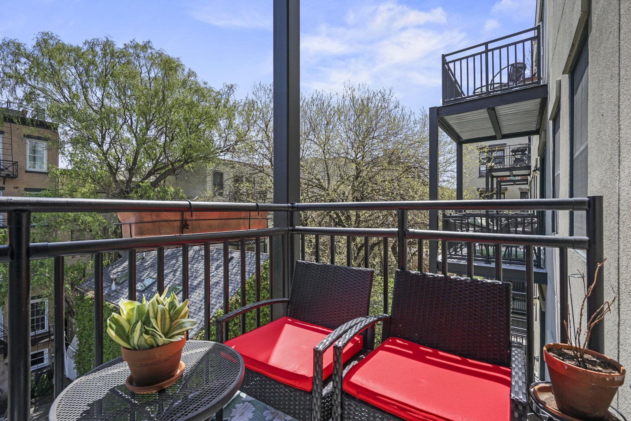 87 JACKSON ST #4B