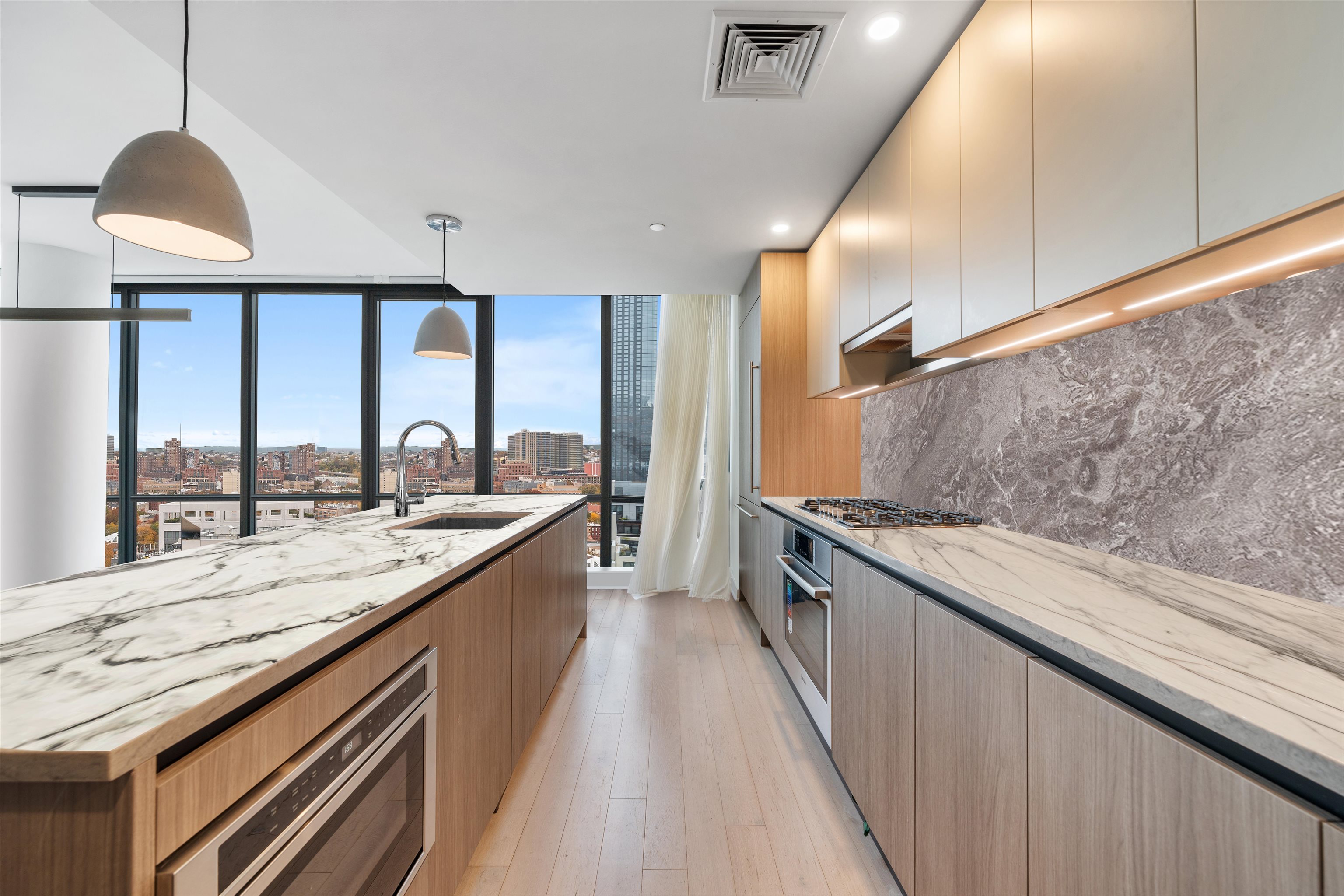 155 BAY ST #2008
